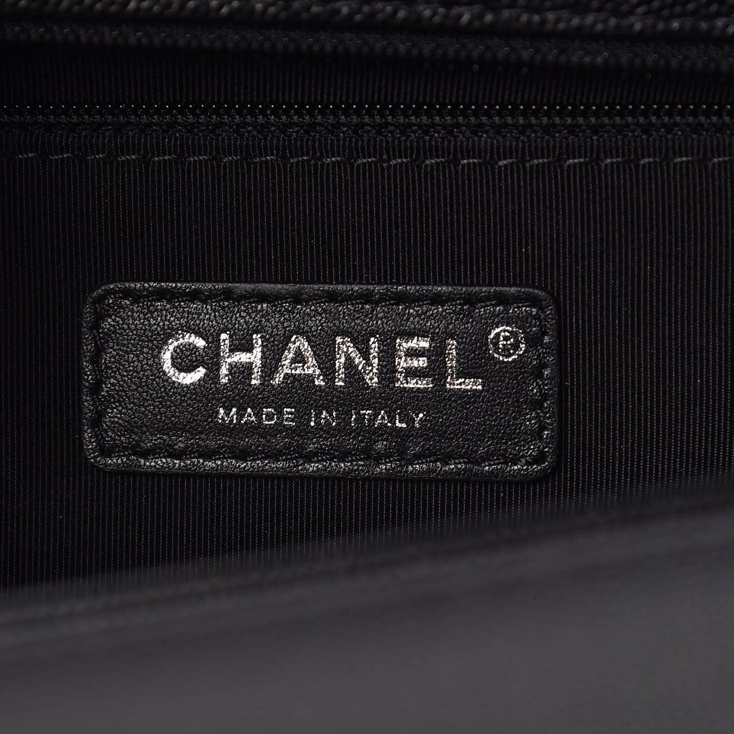 Caviar Chevron Quilted New Medium Boy Flap Black