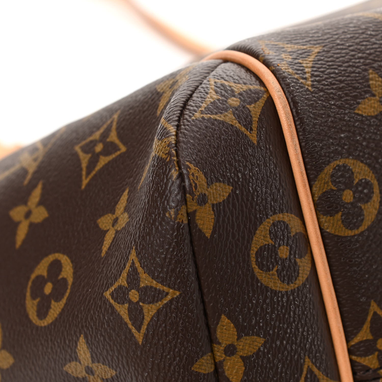 Louis Vuitton Monogram Totally MM 22 of 37