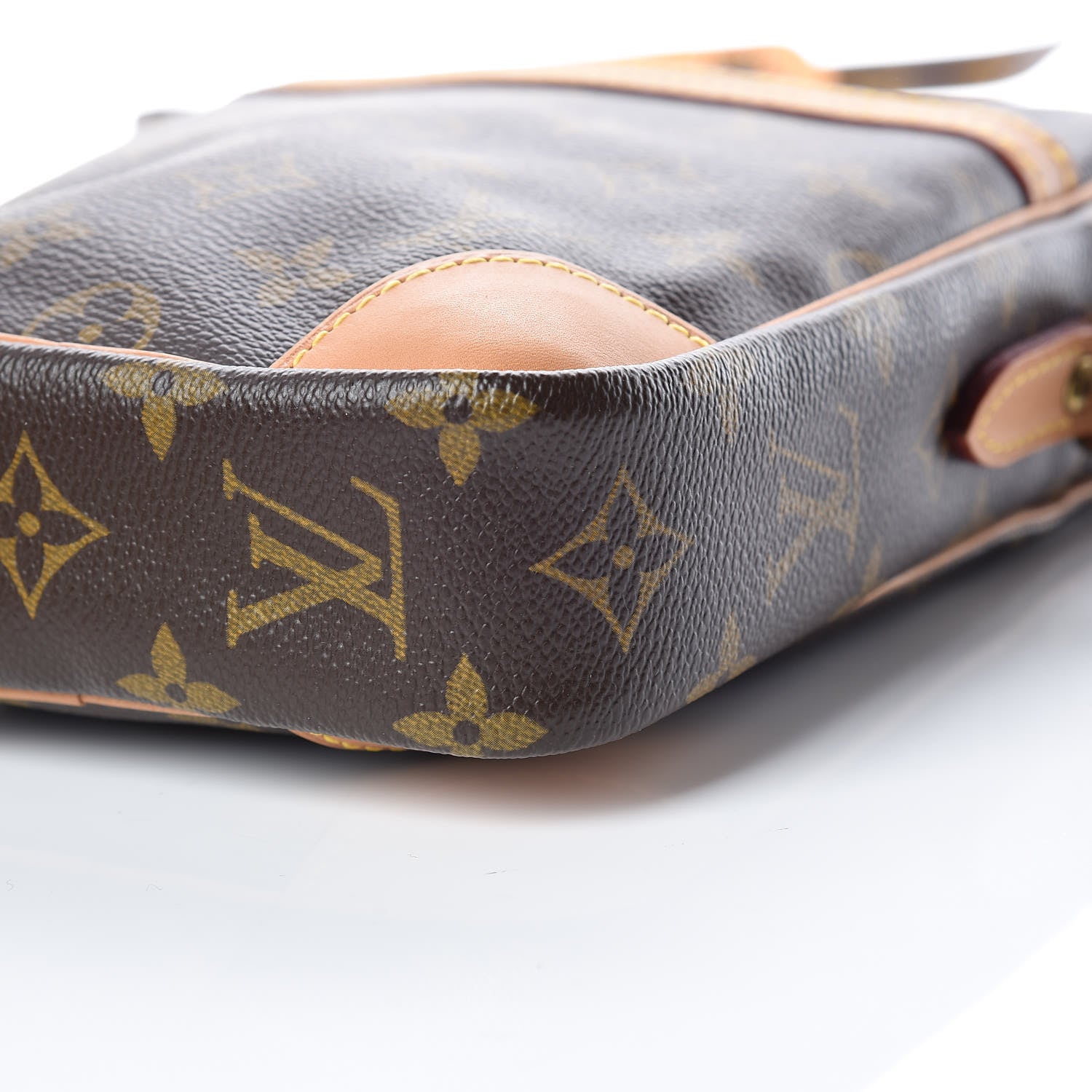 Louis Vuitton Monogram Danube 21 6 of 9