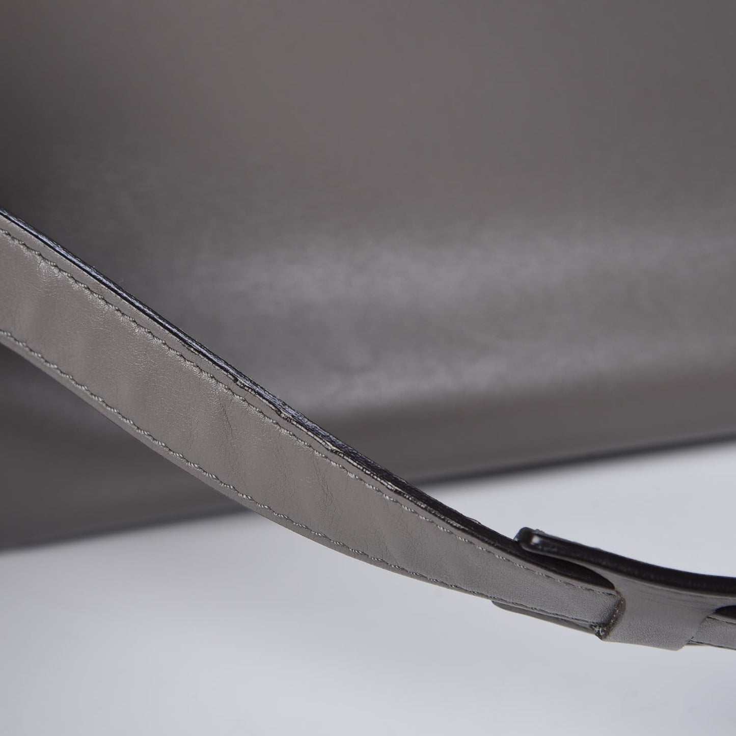 Crocodile Embossed Nubuck Medium Trapeze Grey