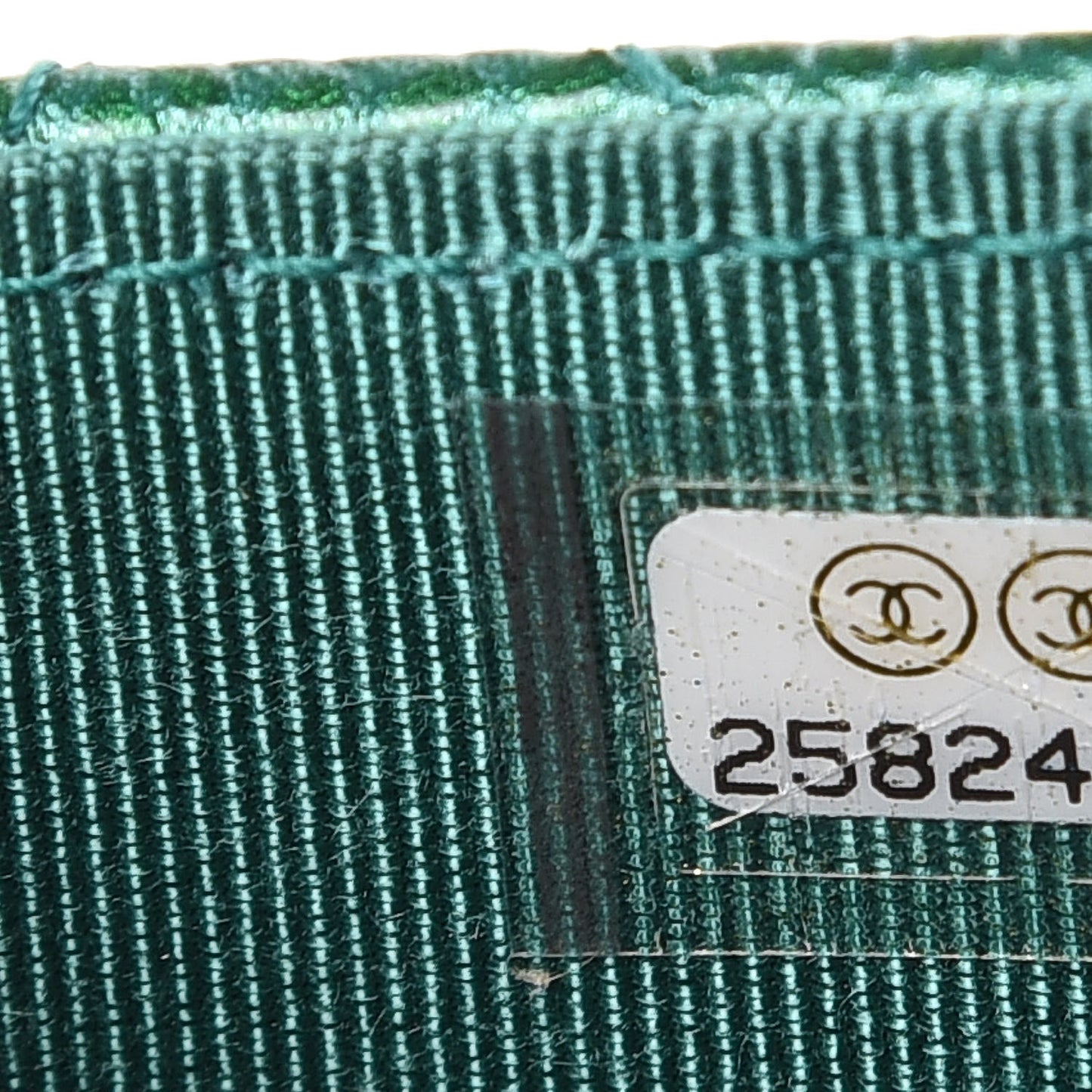 Metallic Caviar Quilted Card Holder Wallet Green