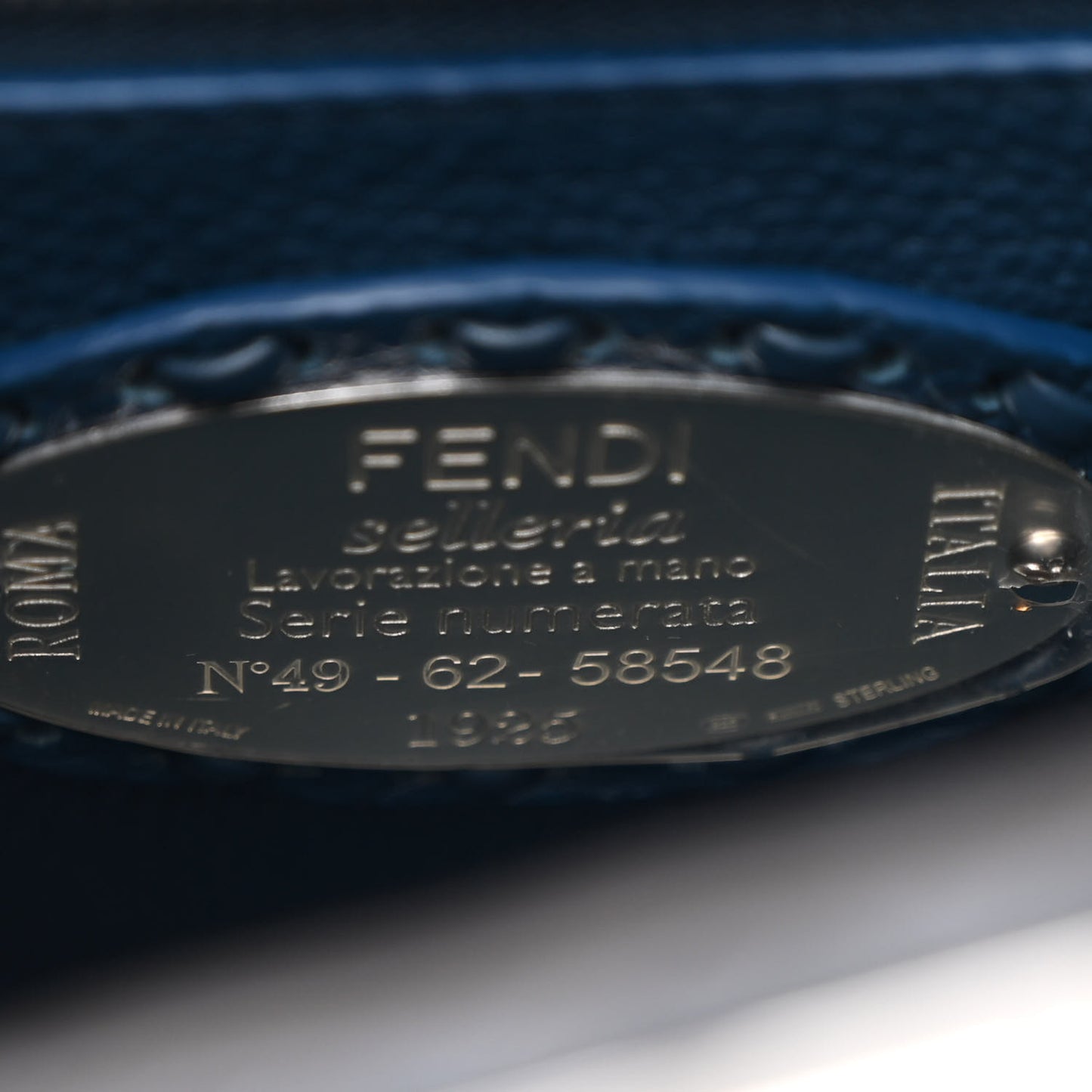 Cuoio Romano Selleria Macro Stitchings Mini Peekaboo Iconic Satchel Placca Argento