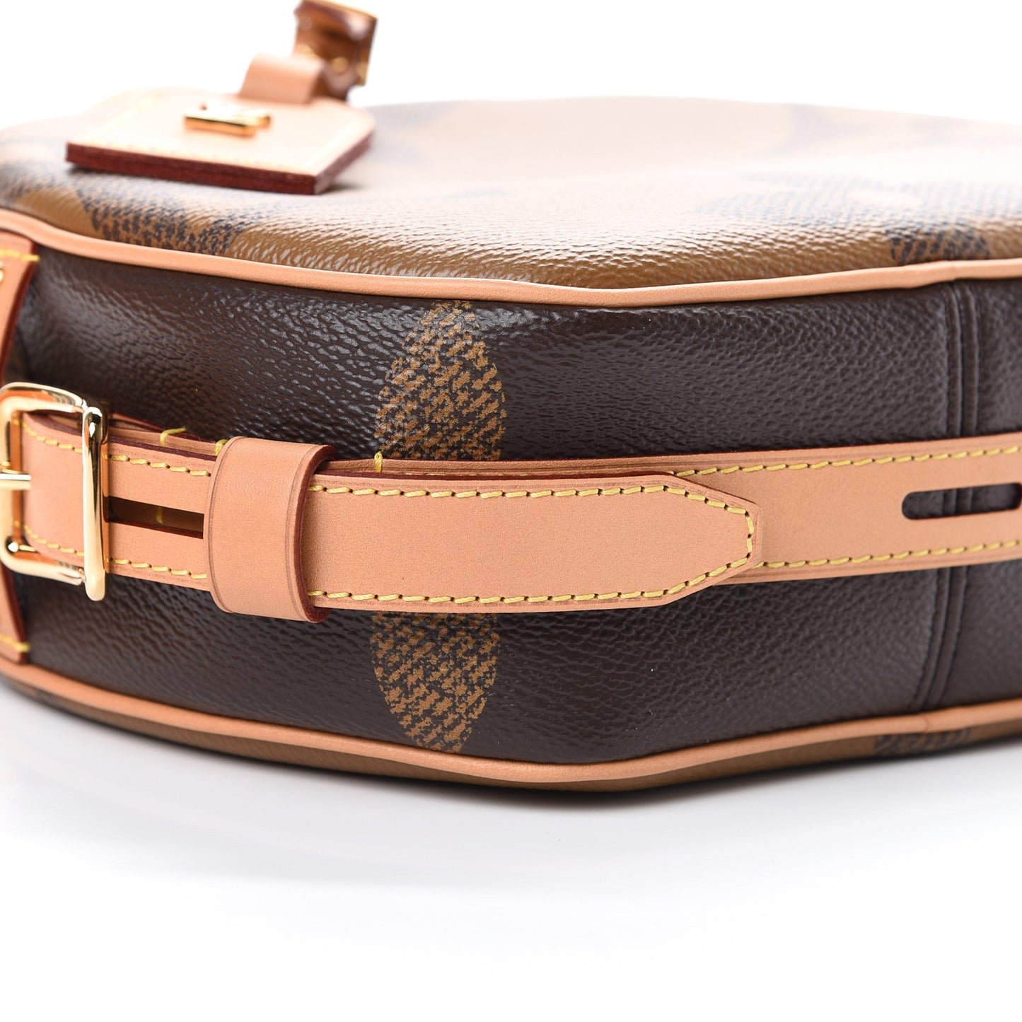 Reverse Monogram Giant Boite Chapeau Souple