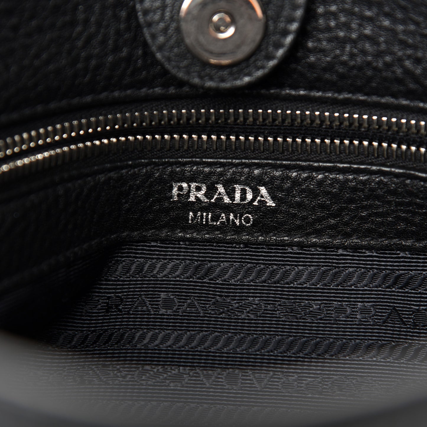 Vitello Daino Bucket Bag Black