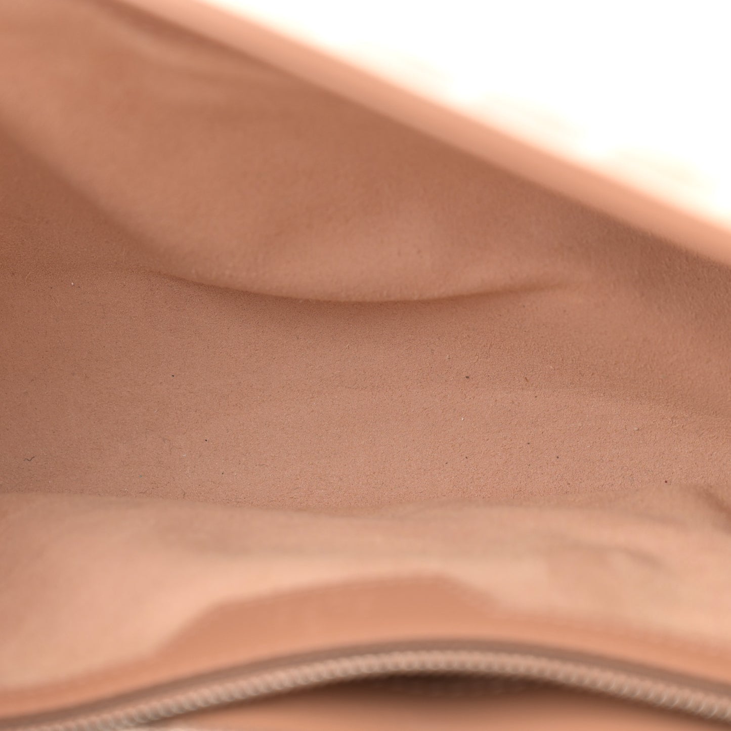 Calfskin Matelasse Aria Small GG Marmont Shoulder Bag Camelia