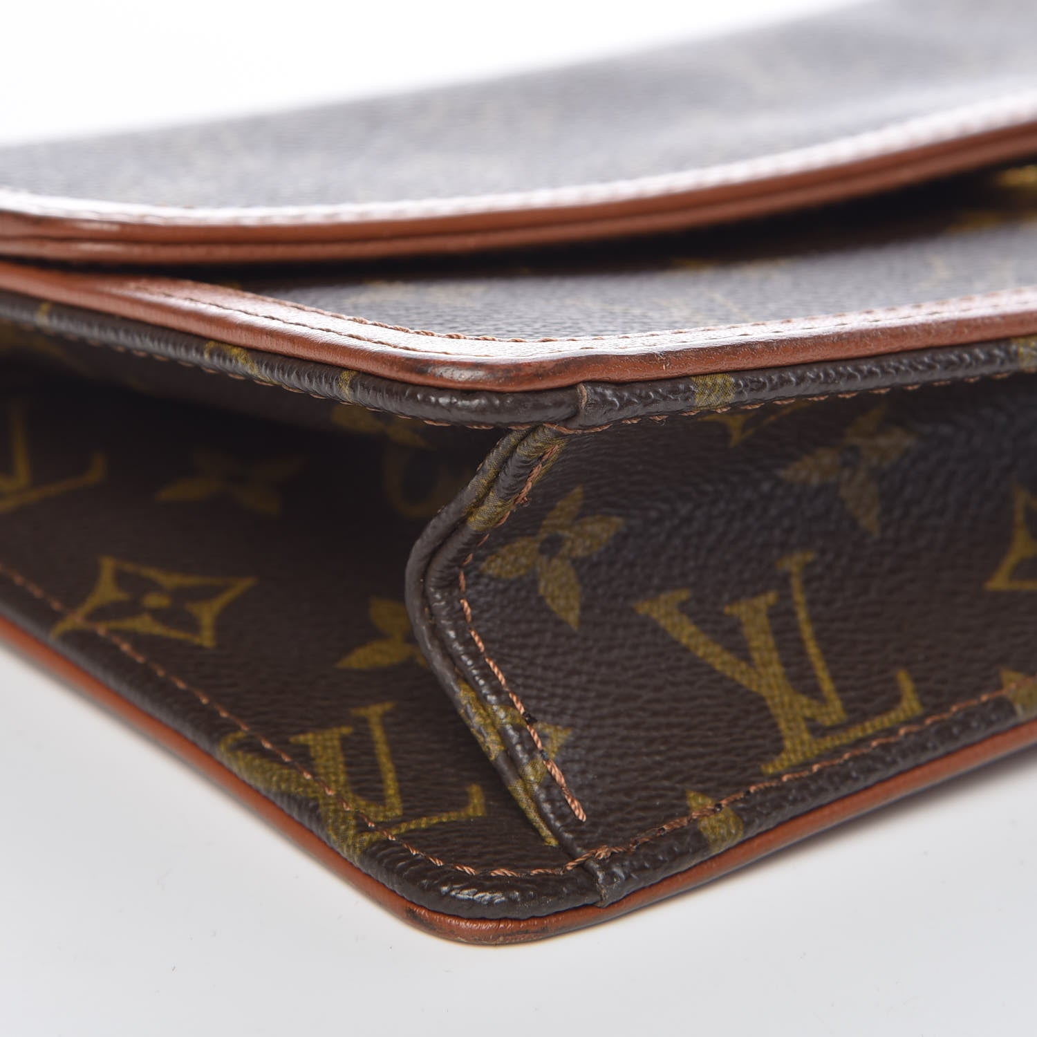 Louis Vuitton Monogram Pochette Dame 26 5 of 13