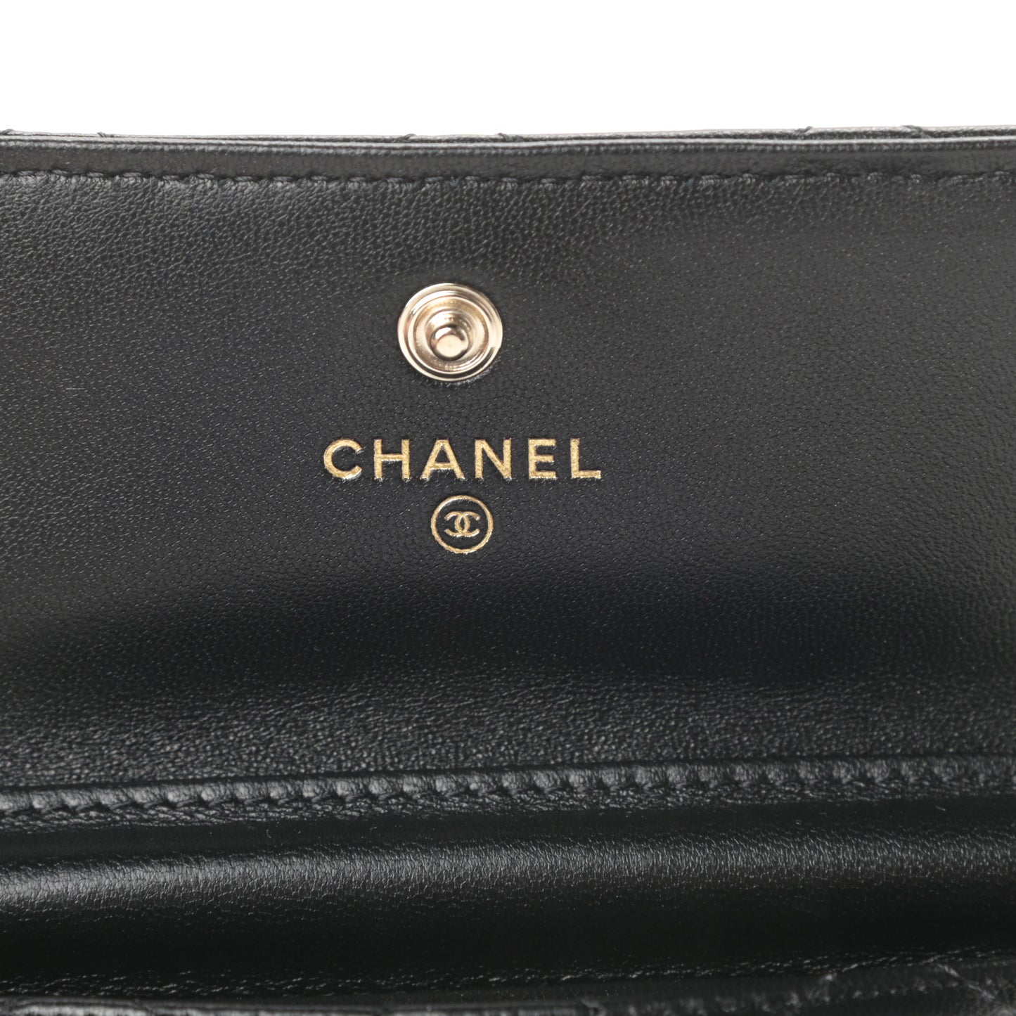 Lambskin Quilted Pearl Crown Clutch With Chain Black