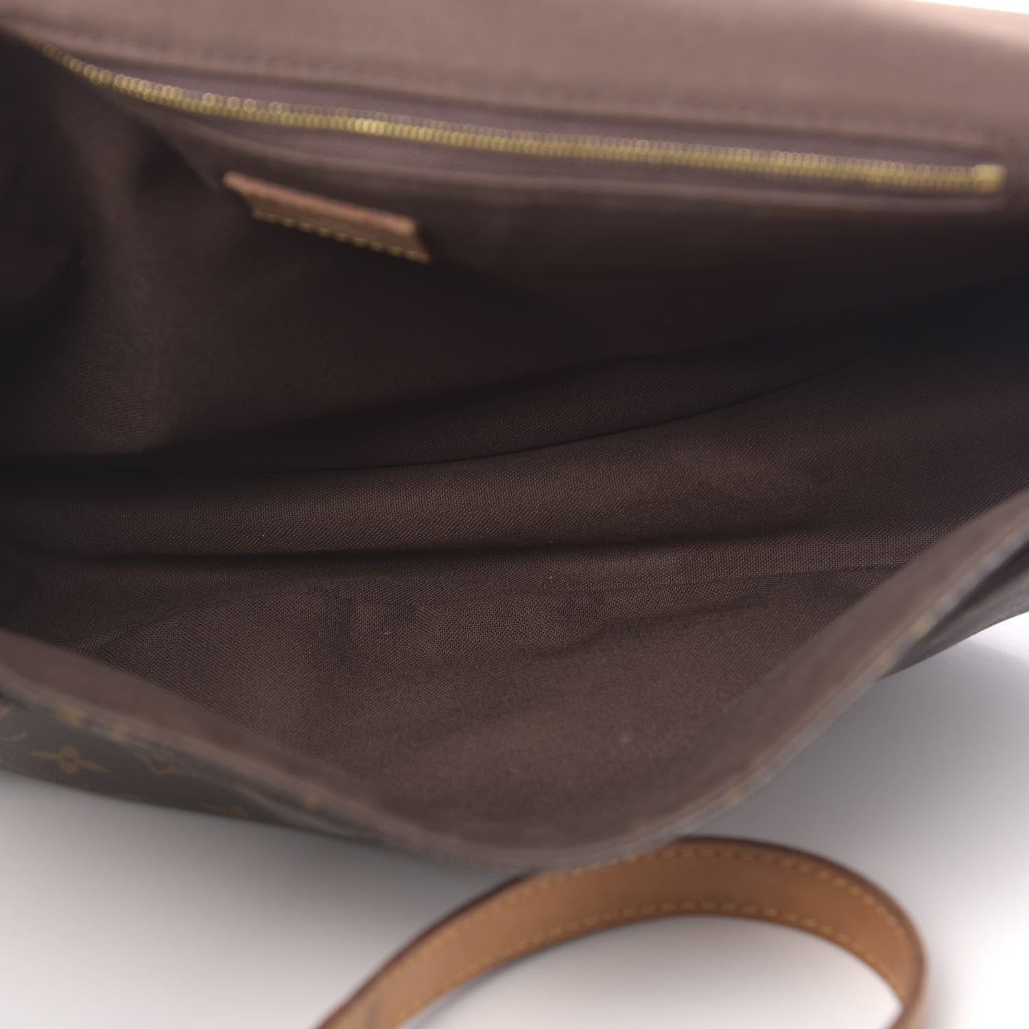 Louis Vuitton Monogram Menilmontant MM 5 of 21
