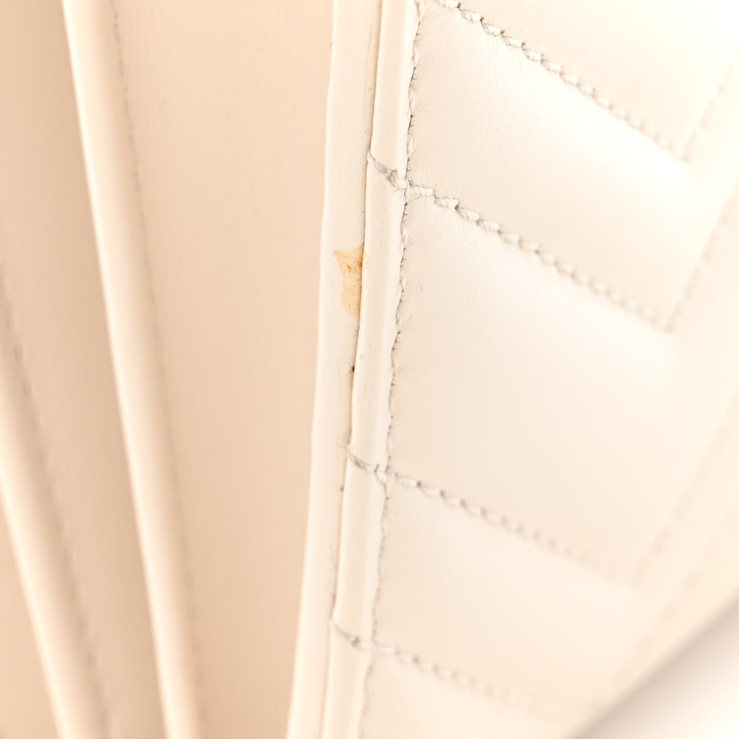 Calfskin Matelasse GG Marmont Chain Wallet Mystic White