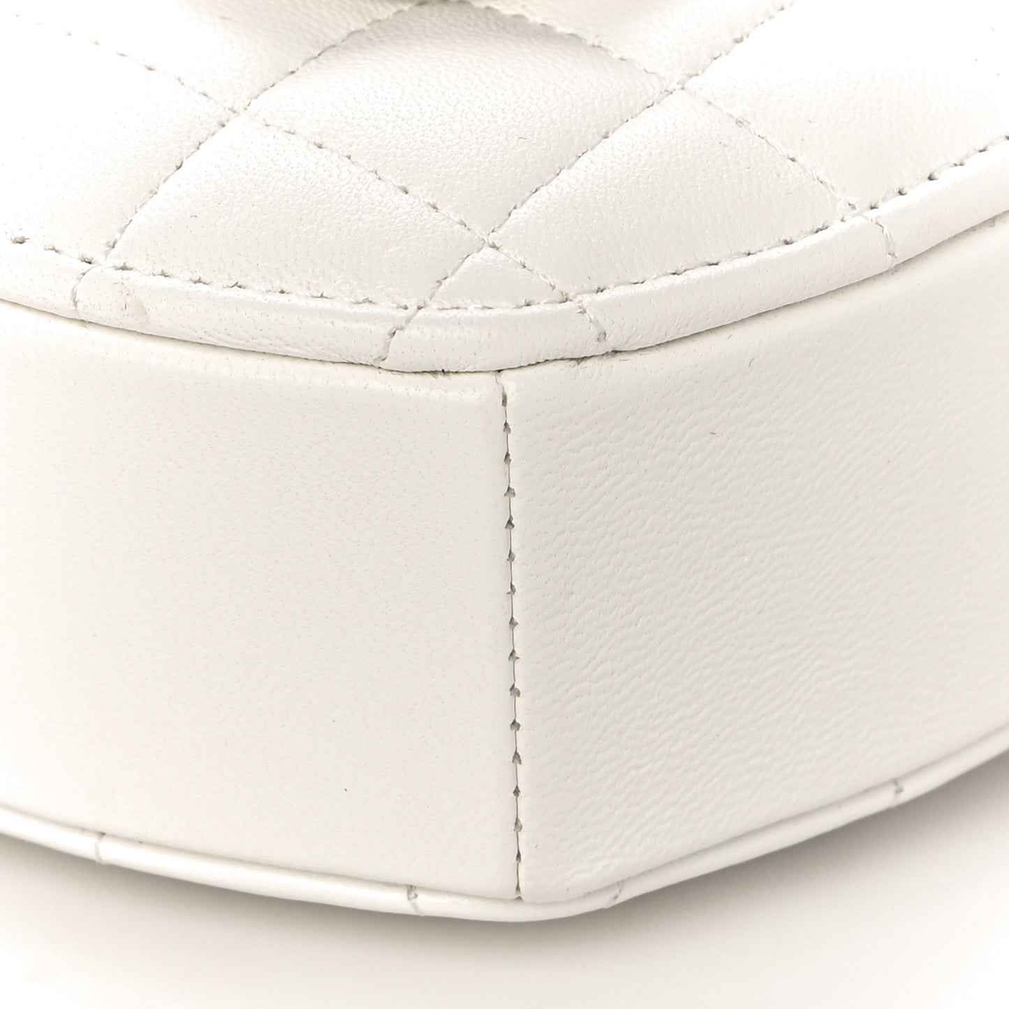 Lambskin Quilted CC In Love Heart Clutch With Chain White