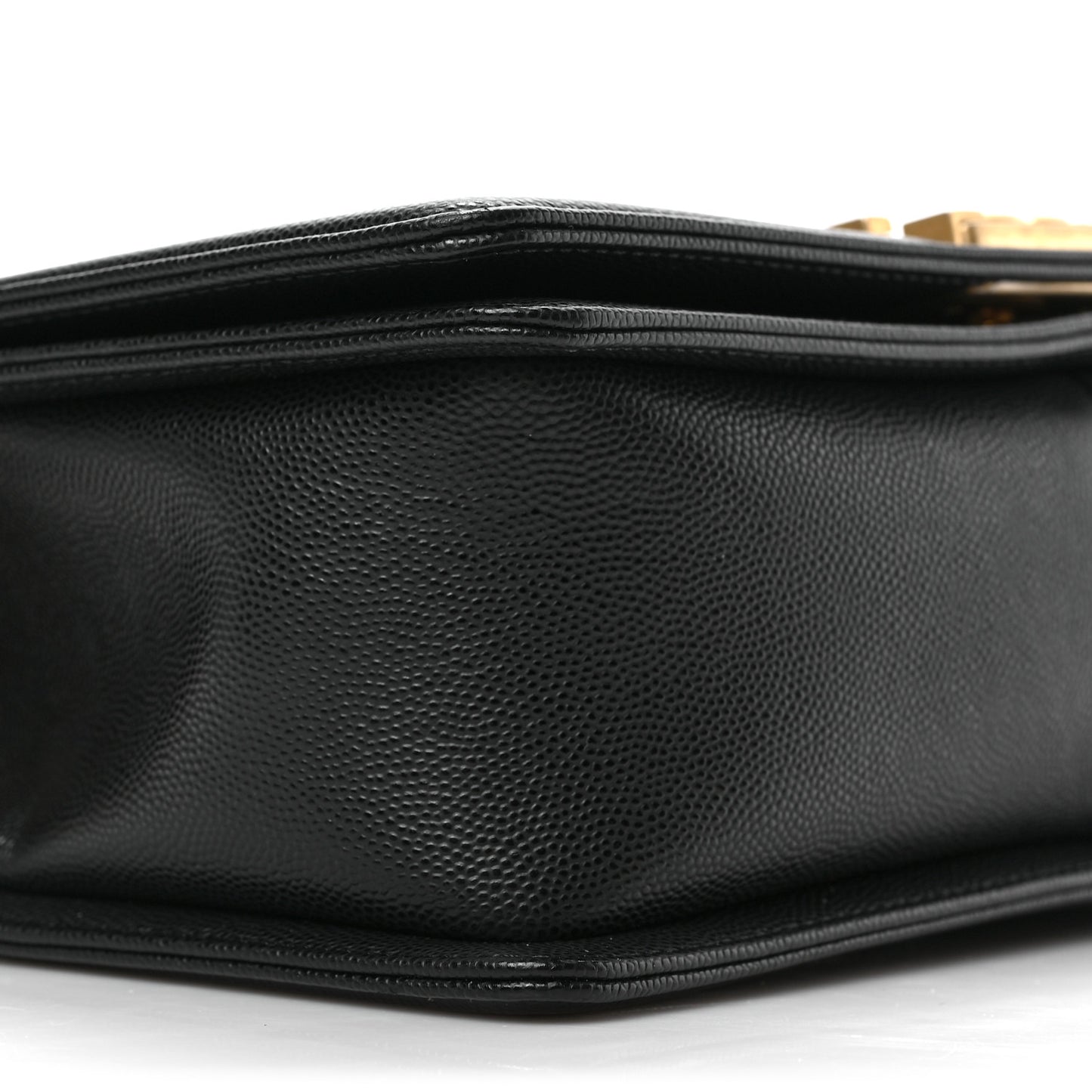 Caviar Quilted Medium Boy Flap Black