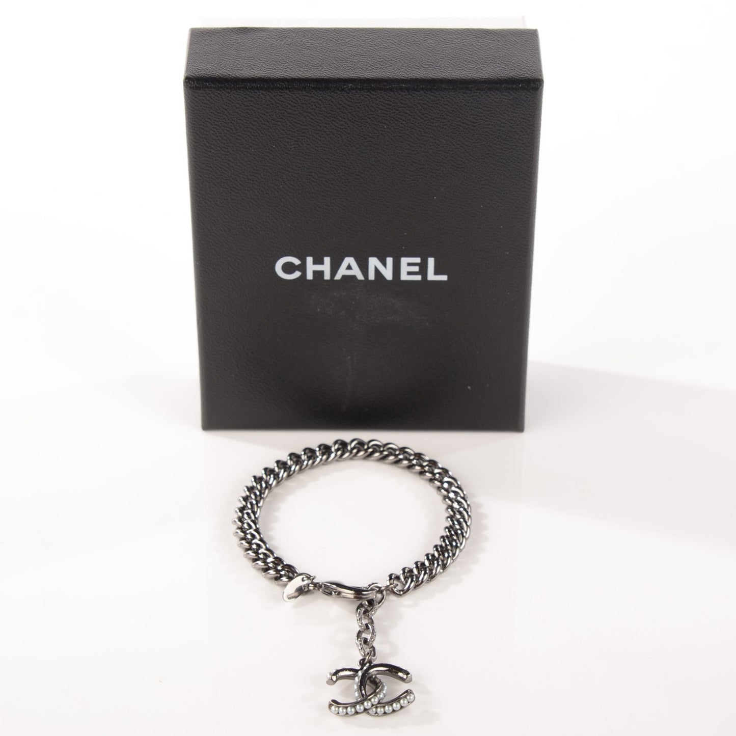 Ruthenium Pearl CC Chain Bracelet