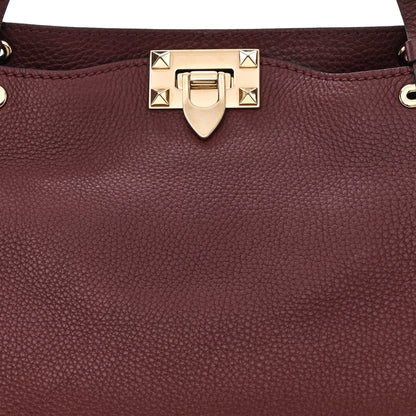 Valentino Garavani Pebbled Calfskin Medium Rockstud Tote Rubin 7 of 9