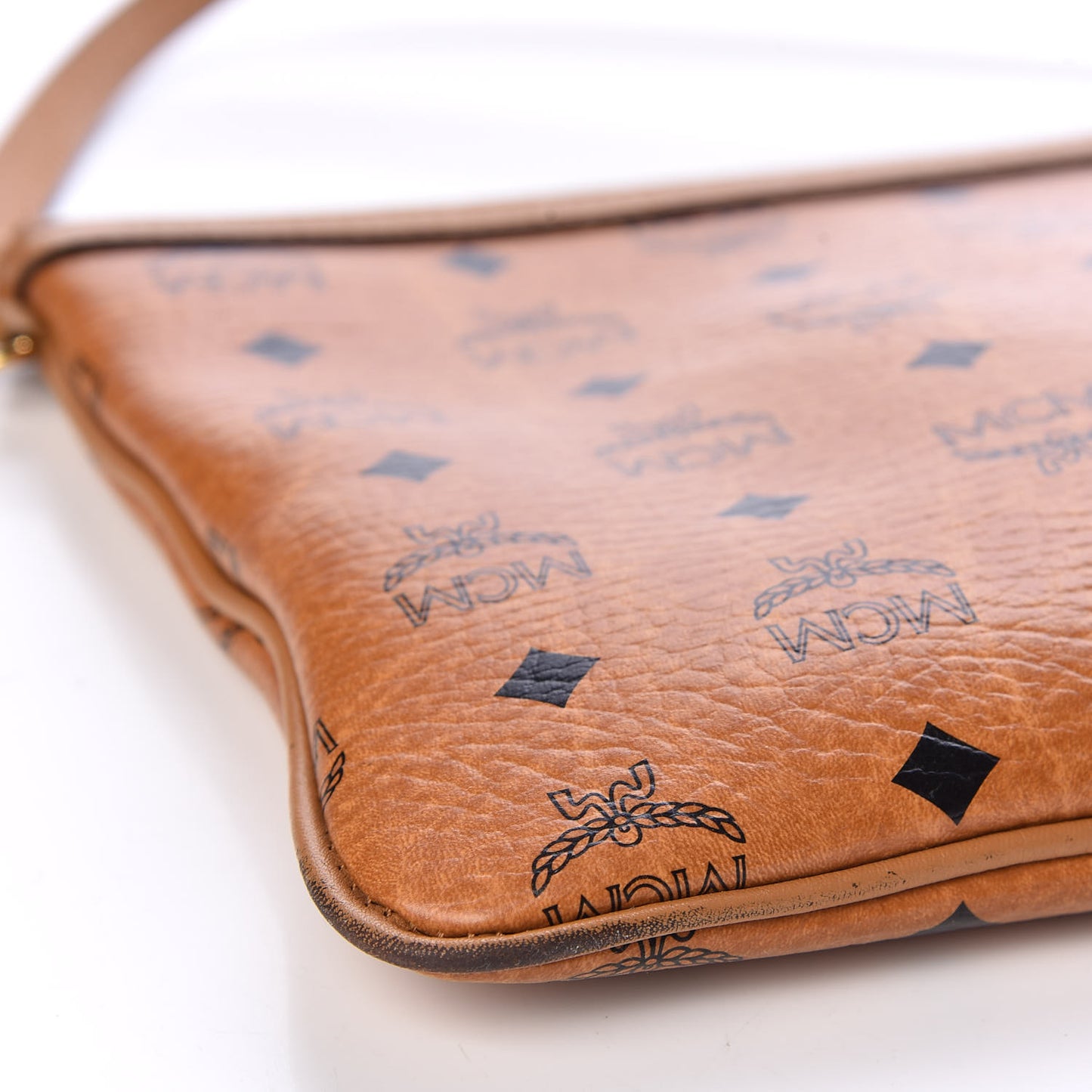 Visetos Medium Stark Wristlet Pouch Cognac