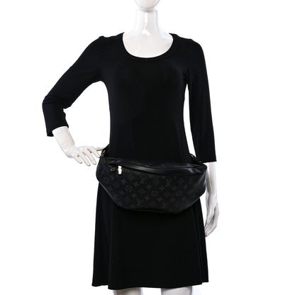 Louis Vuitton Monogram Eclipse Discovery Bumbag 2 of 8