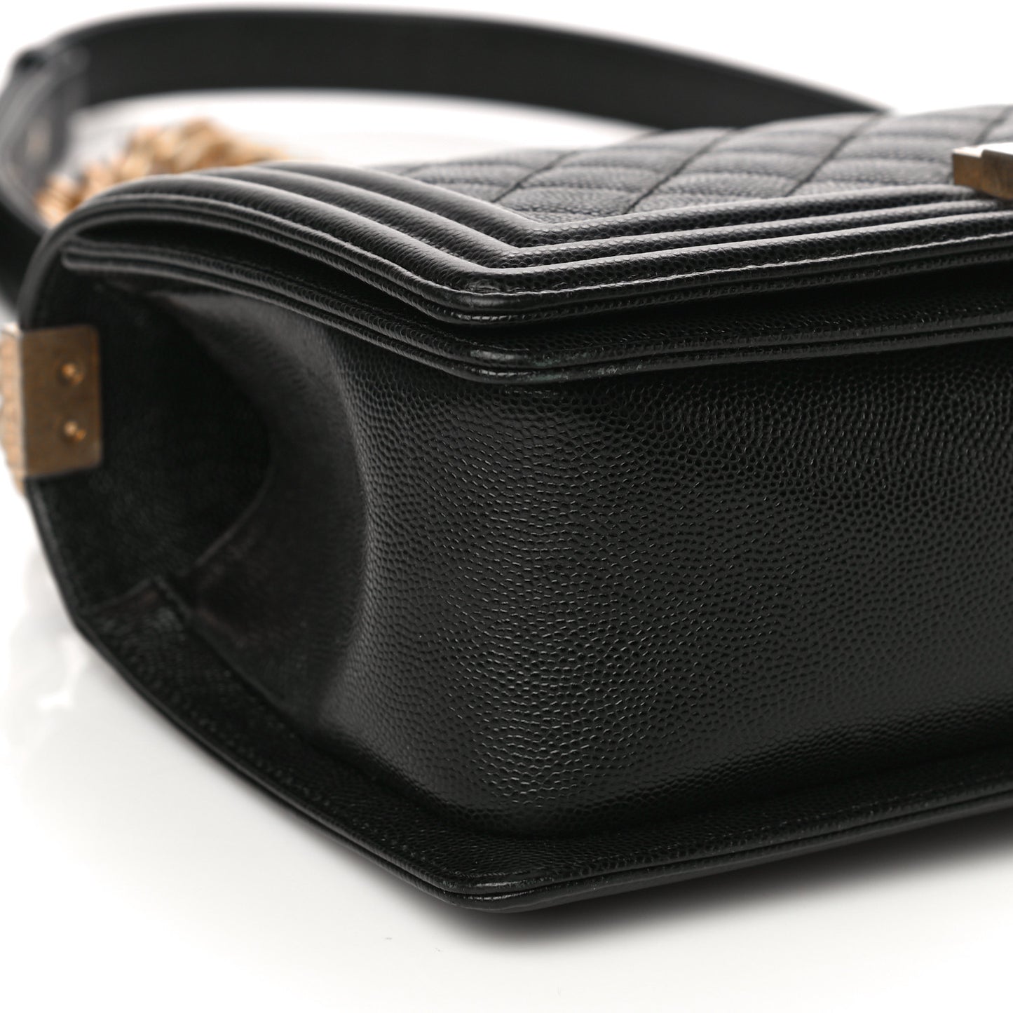 Caviar Quilted Medium Boy Flap Black