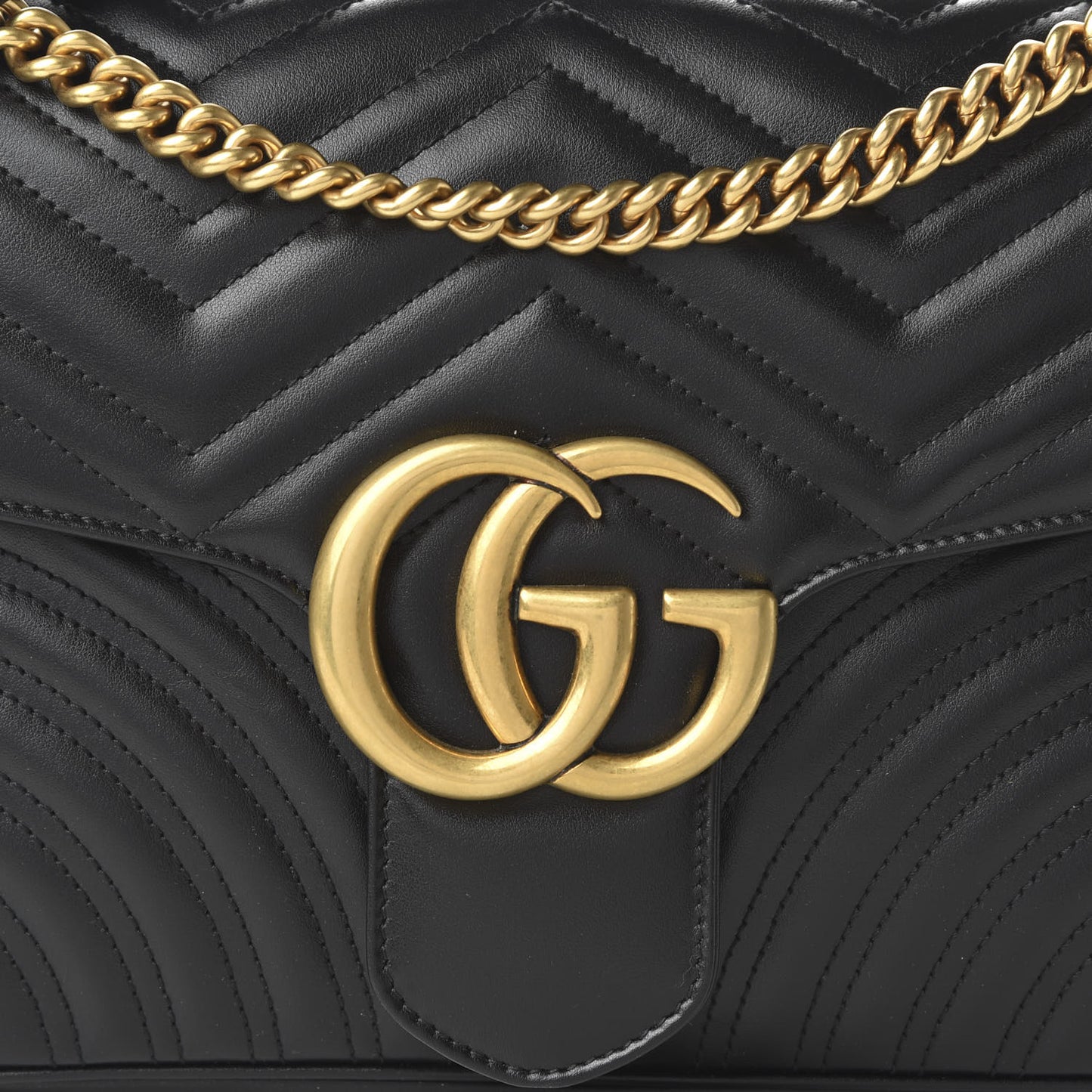 Calfskin Matelasse Medium GG Marmont Shoulder Bag Black
