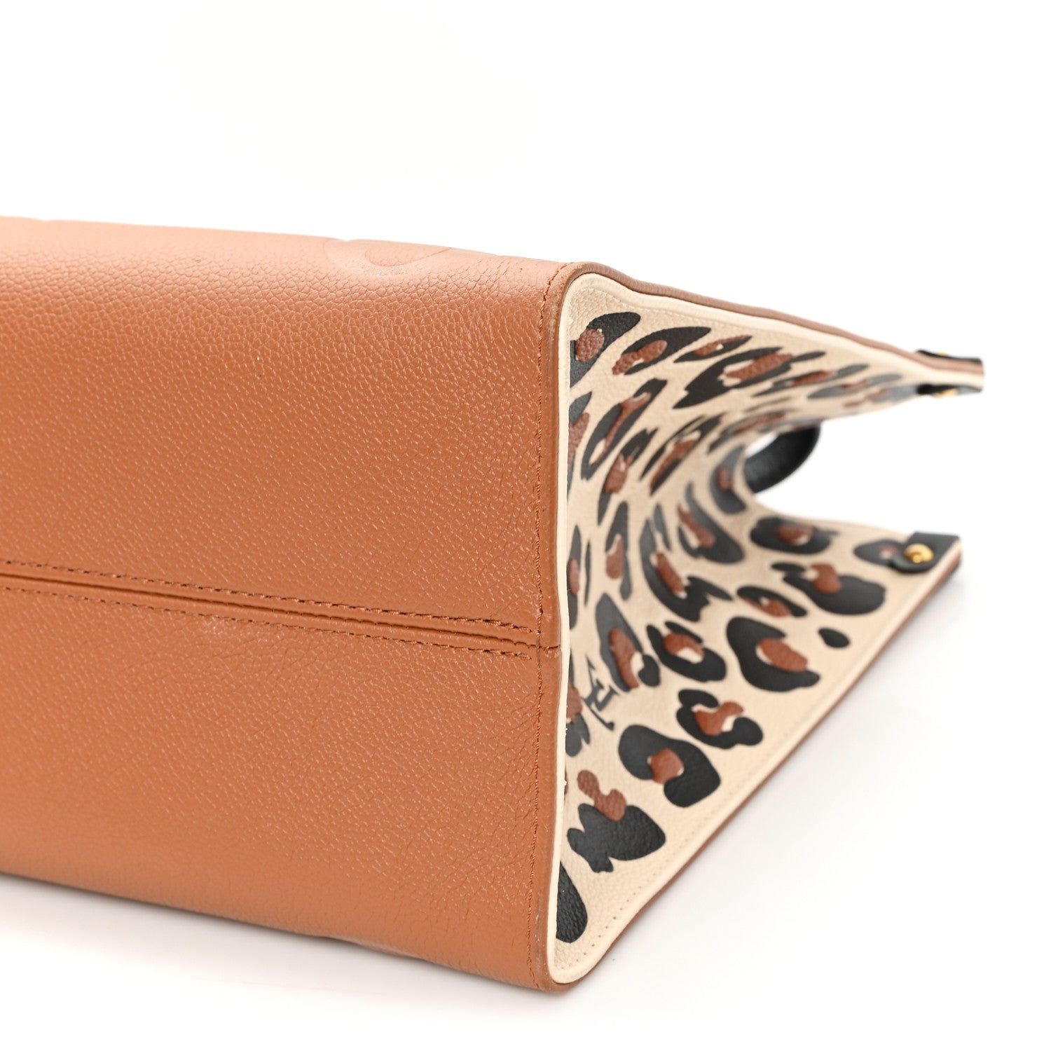 Louis Vuitton Empreinte Monogram Giant Wild At Heart Onthego MM Caramel 9 of 11
