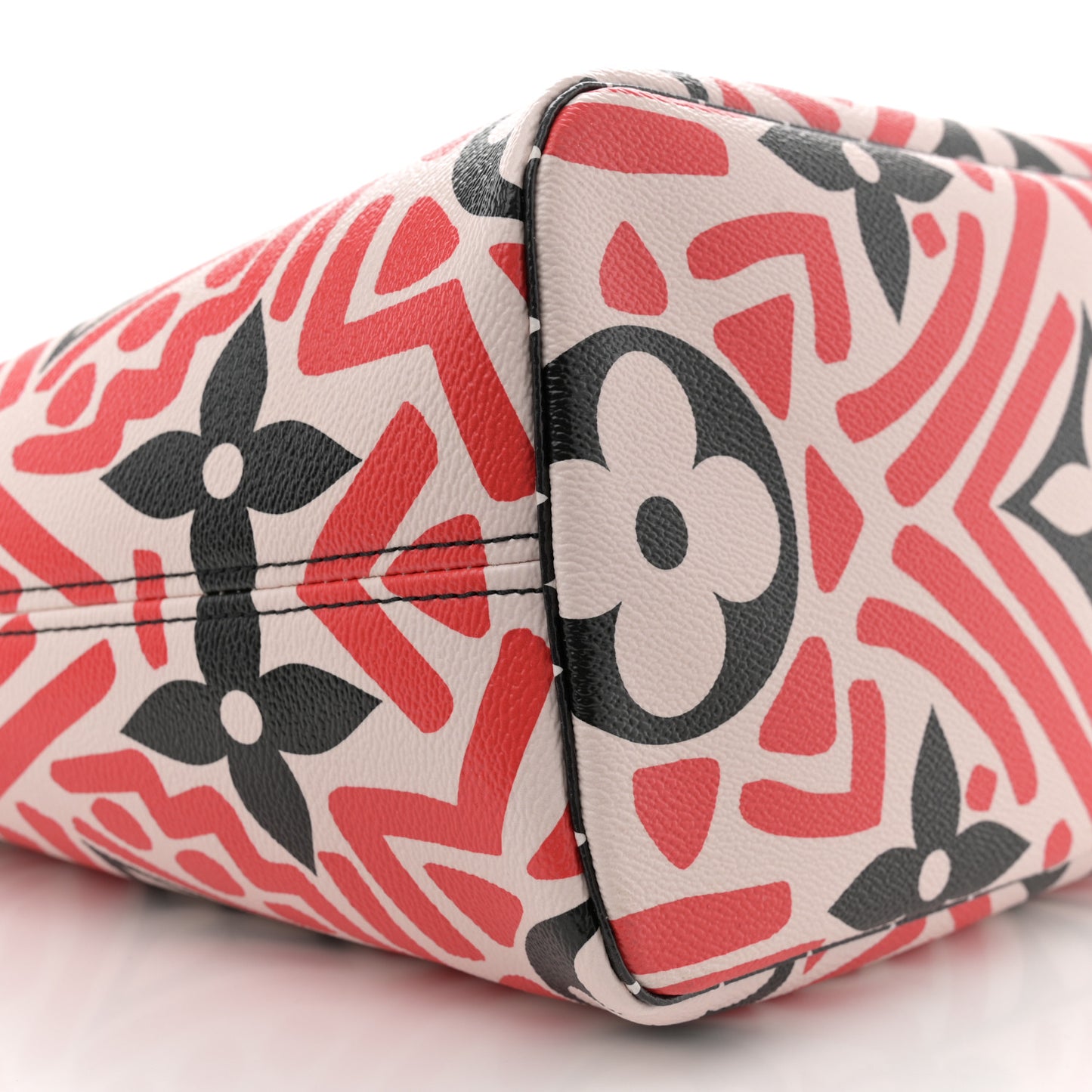 Monogram Giant Crafty Neverfull MM Creme Rouge Black
