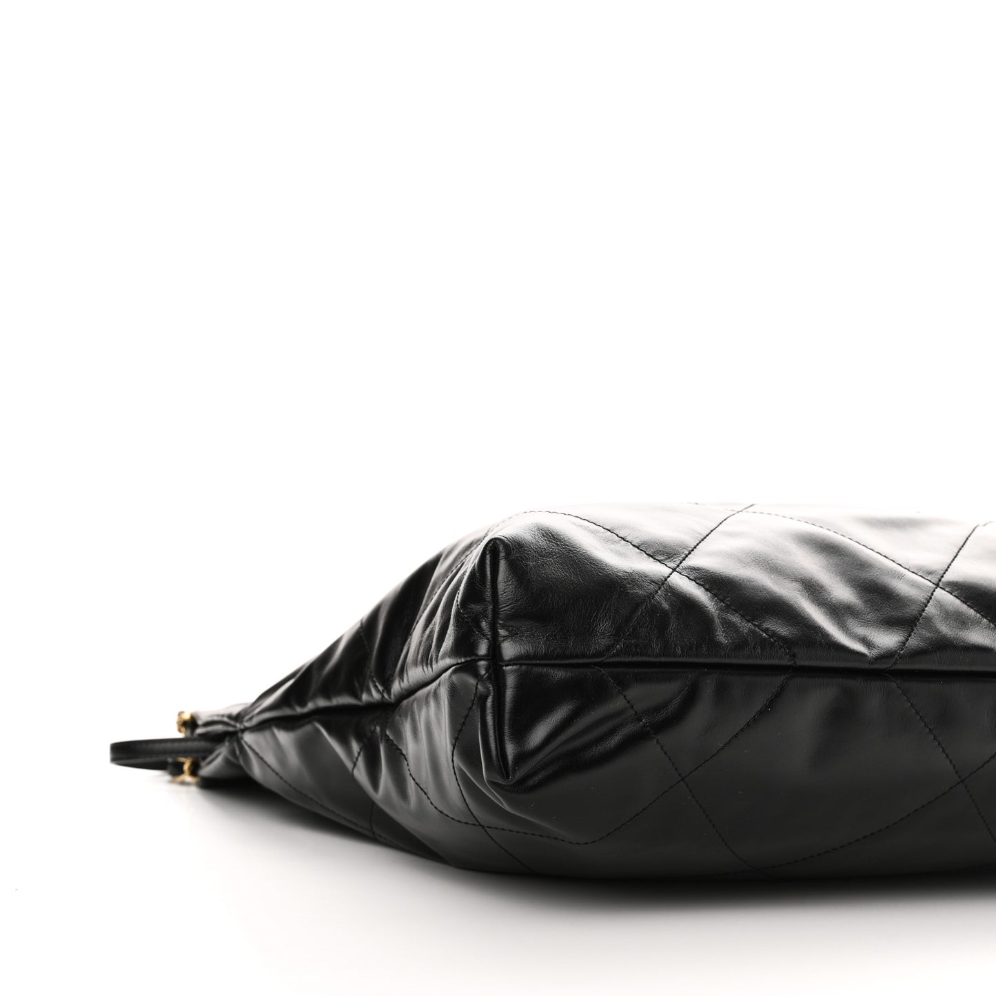 Shiny Calfskin Quilted Chanel 22 Black