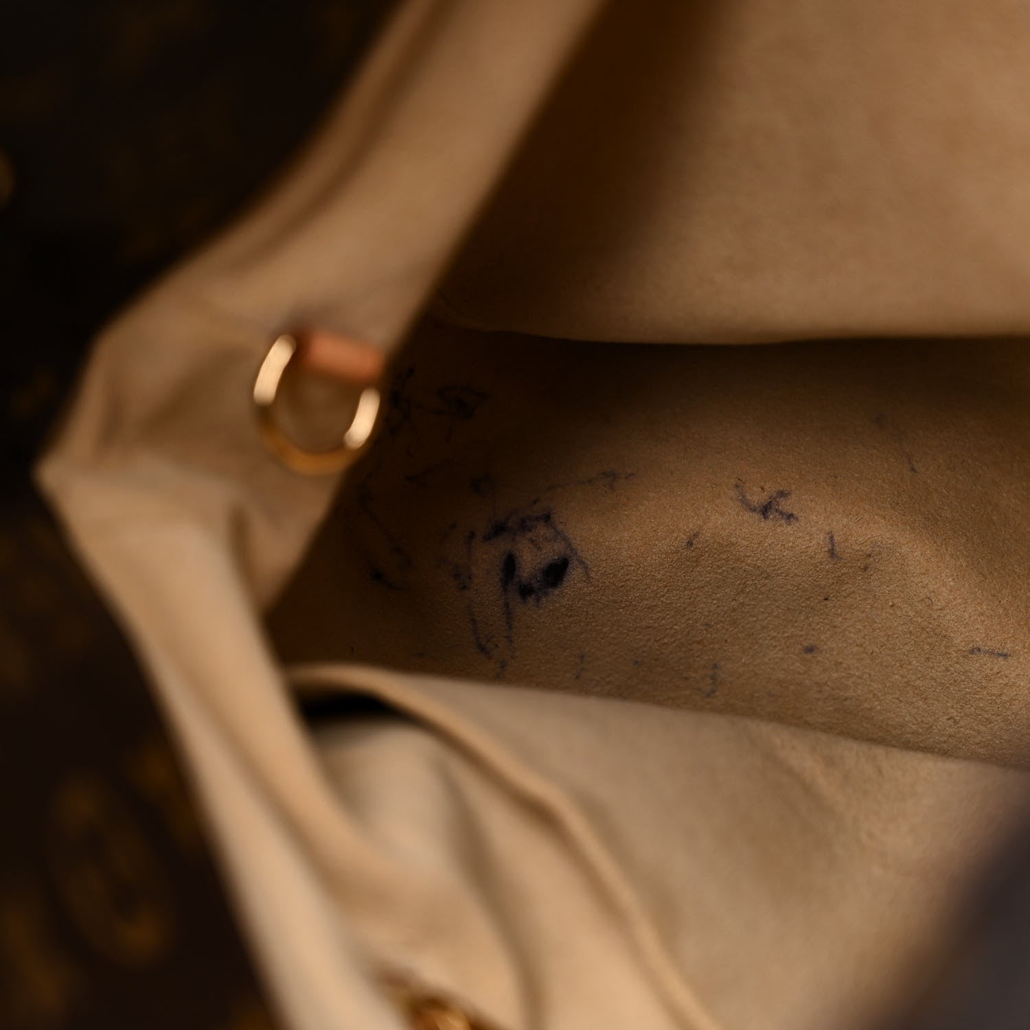 Louis Vuitton Monogram Artsy MM 12 of 16