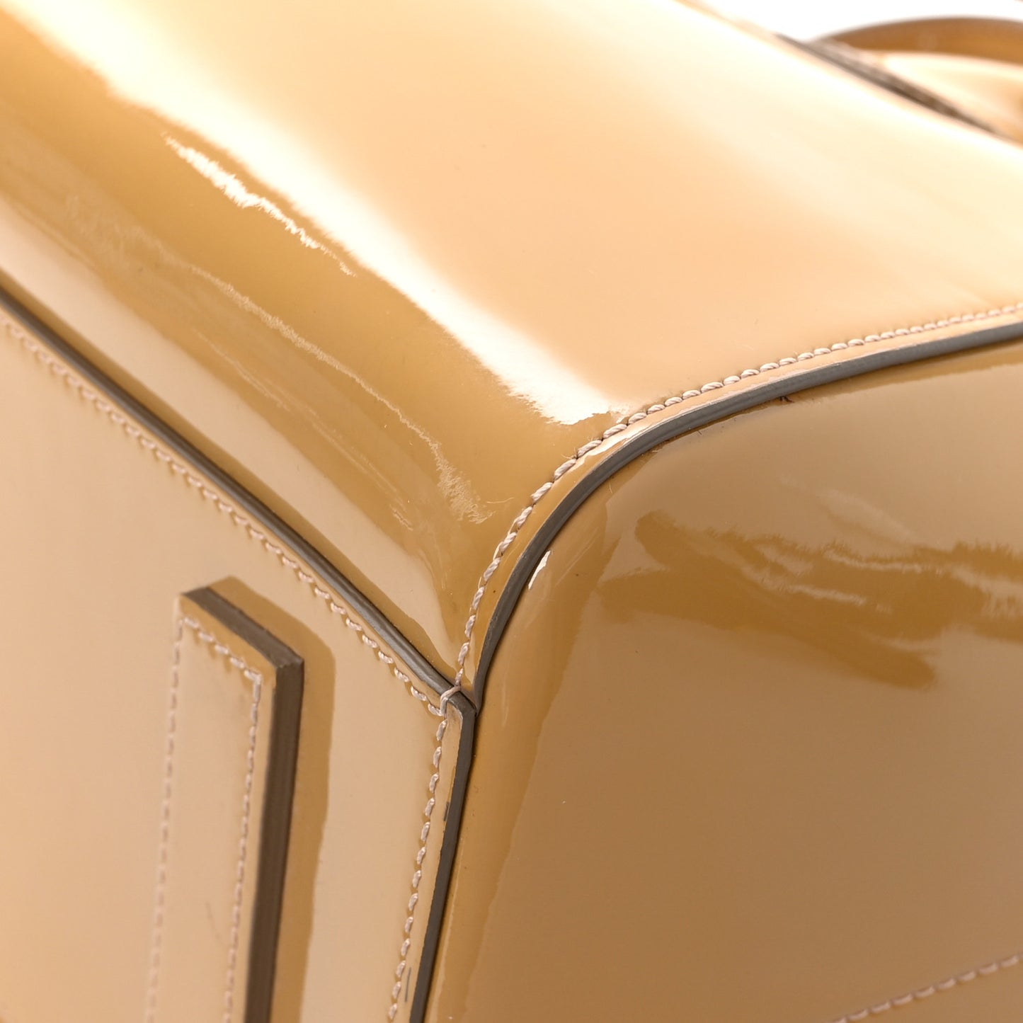 Patent Calfskin Medium Antigona Beige