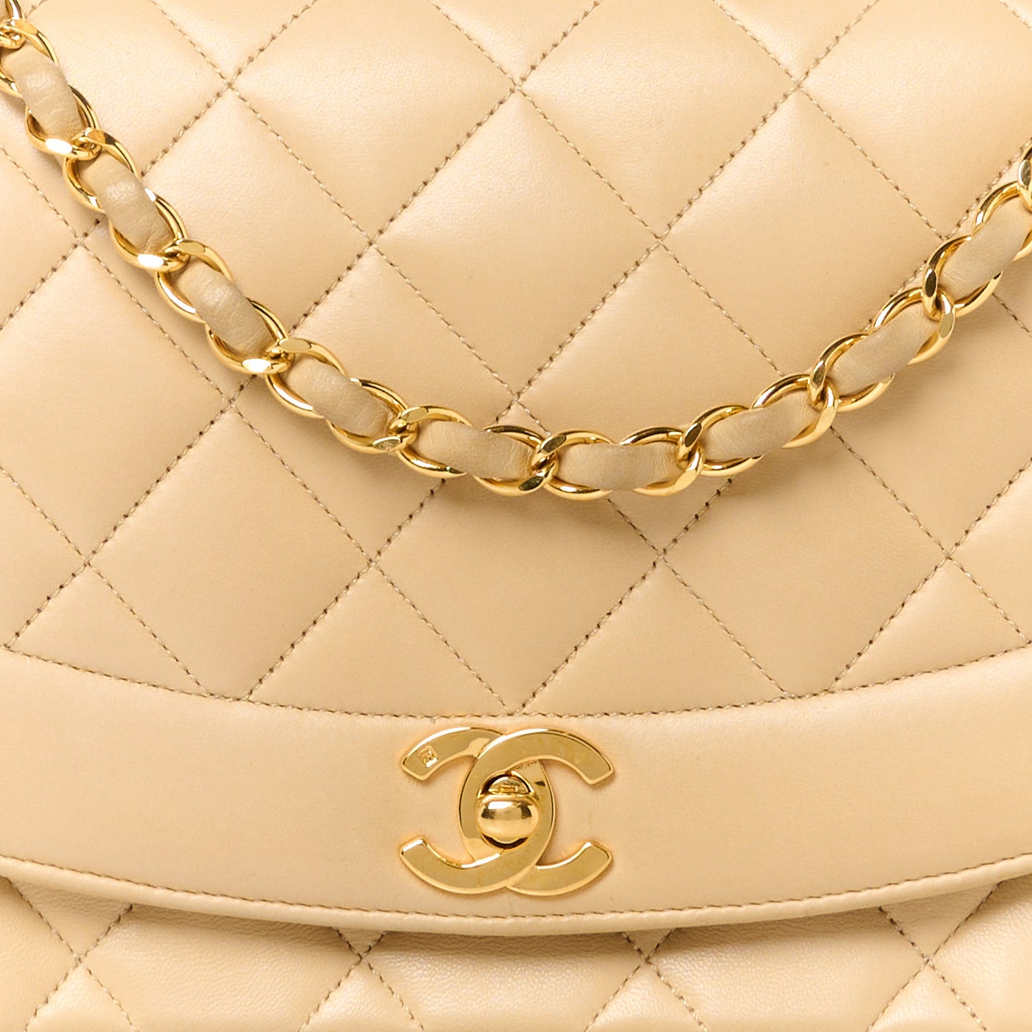 Lambskin Quilted Medium Single Flap Beige