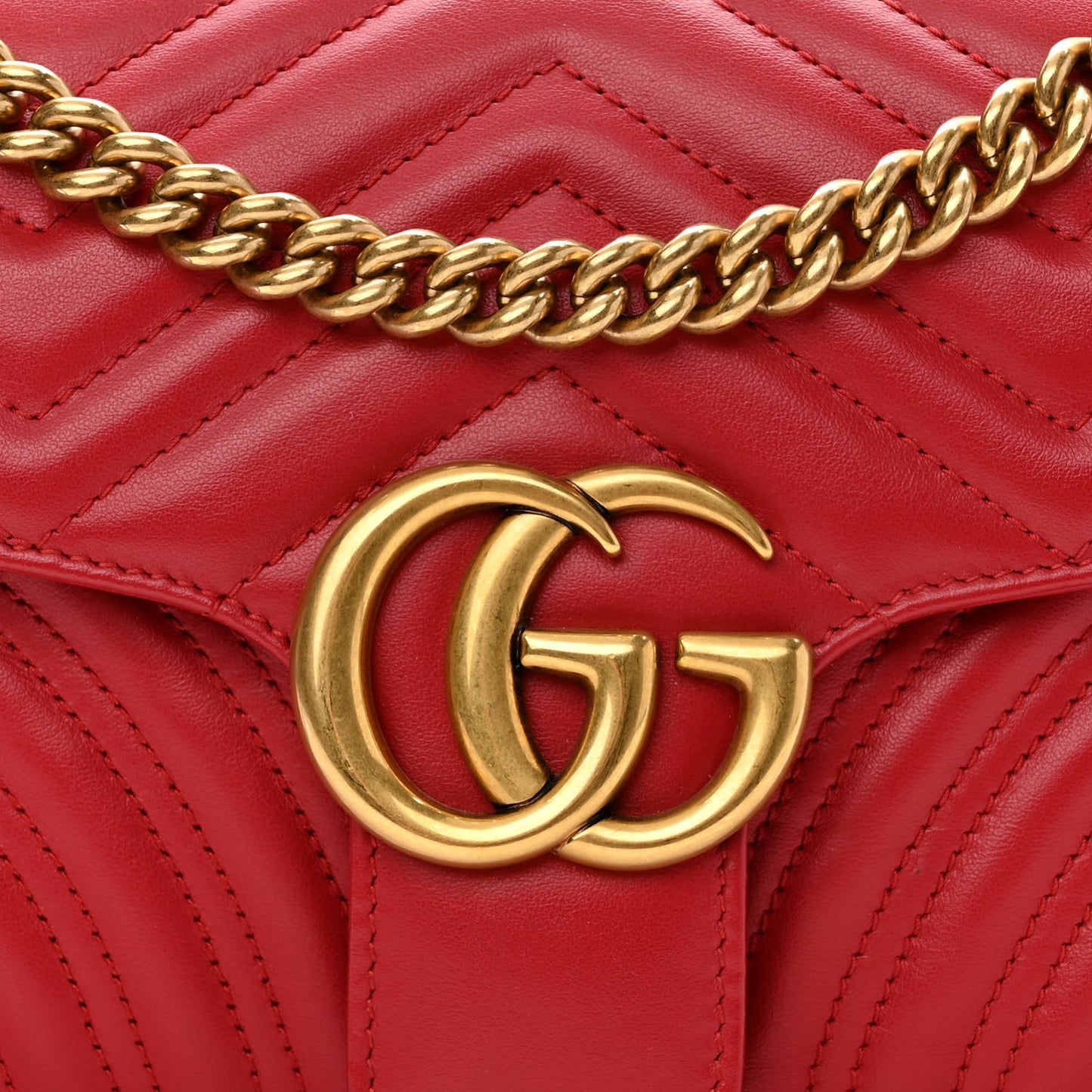Calfskin Matelasse Small GG Marmont Shoulder Bag Hibiscus Red