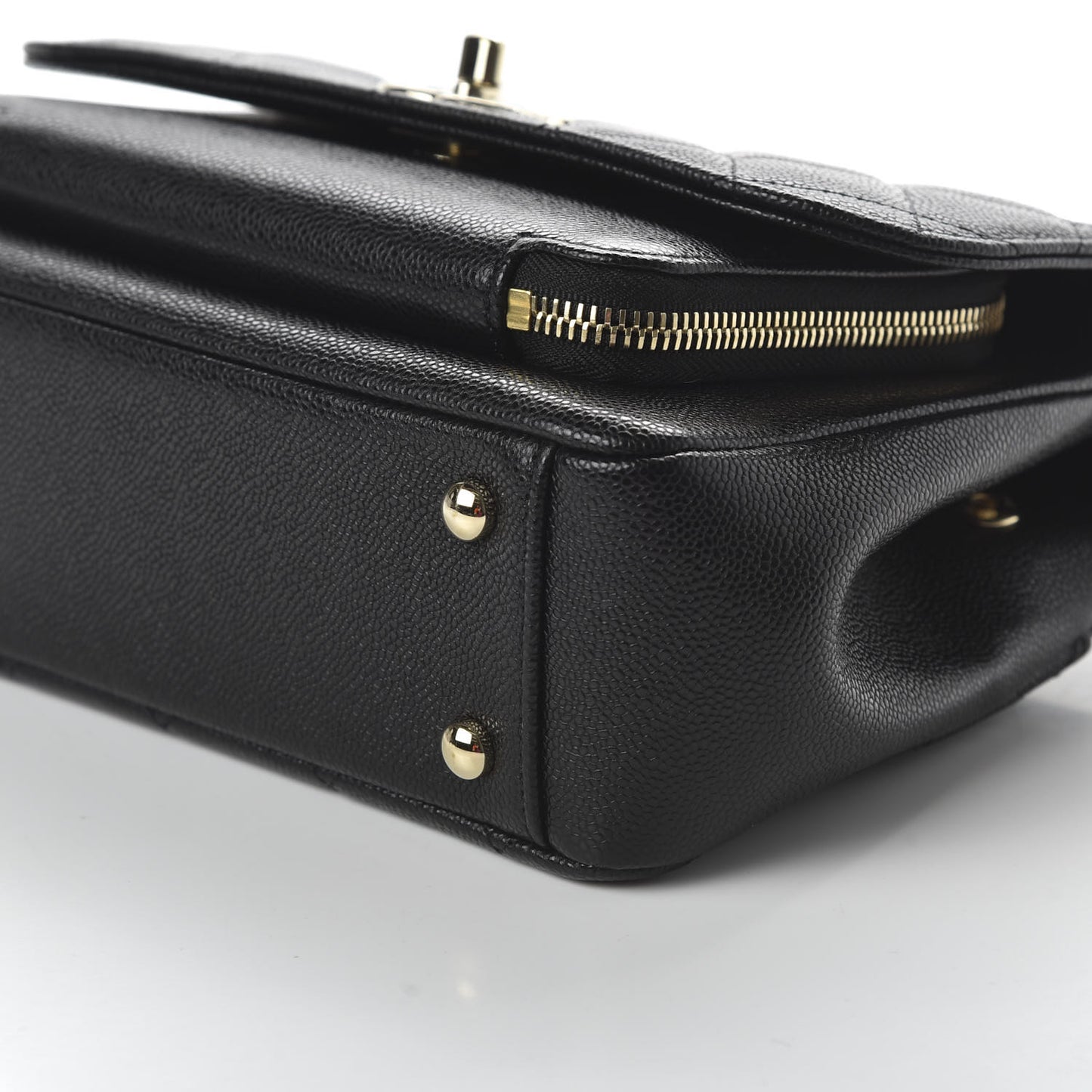 Caviar Quilted Medium Business Affinity Flap Black