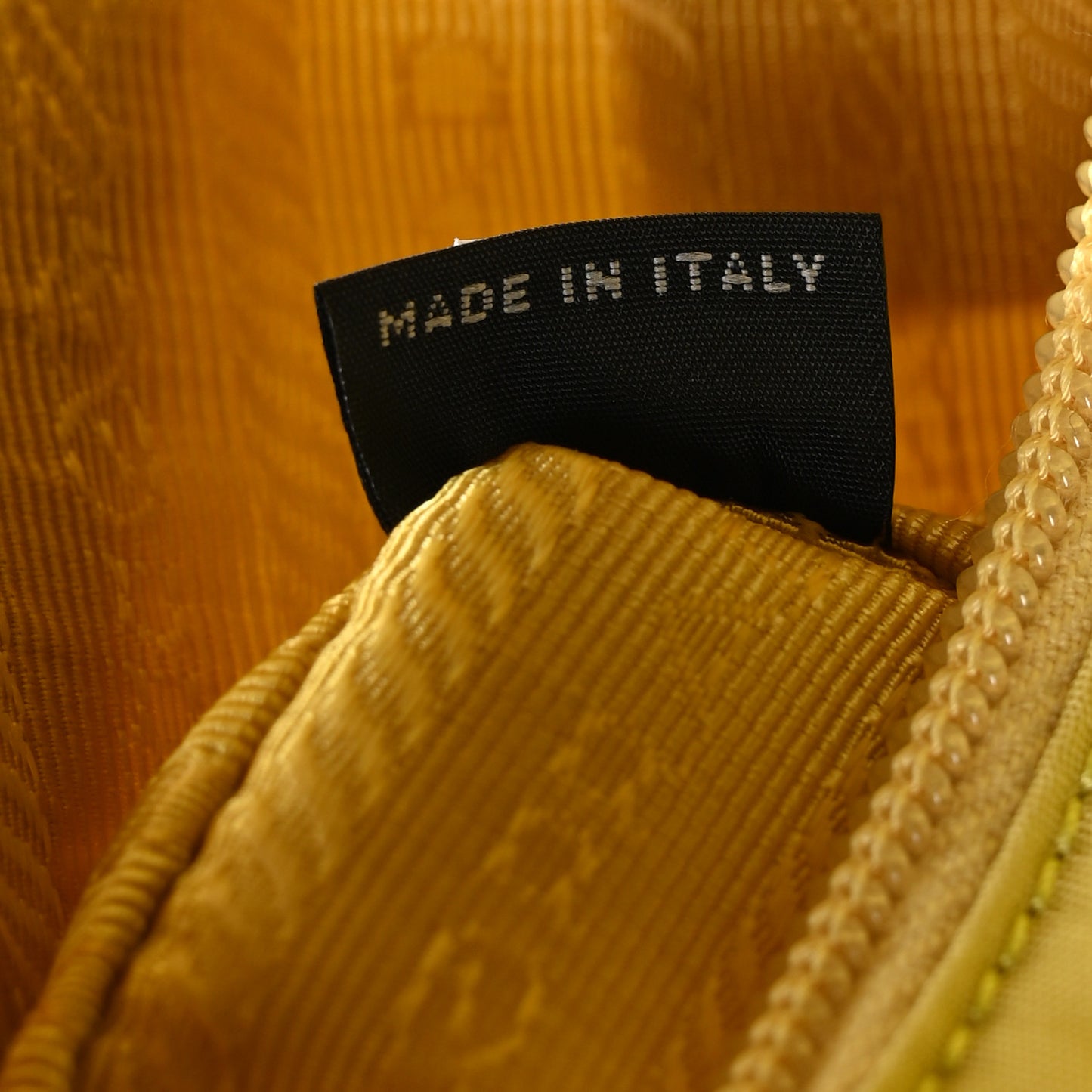 Tessuto Nylon Saffiano Mini Re-Edition 2000 Bag Ananas