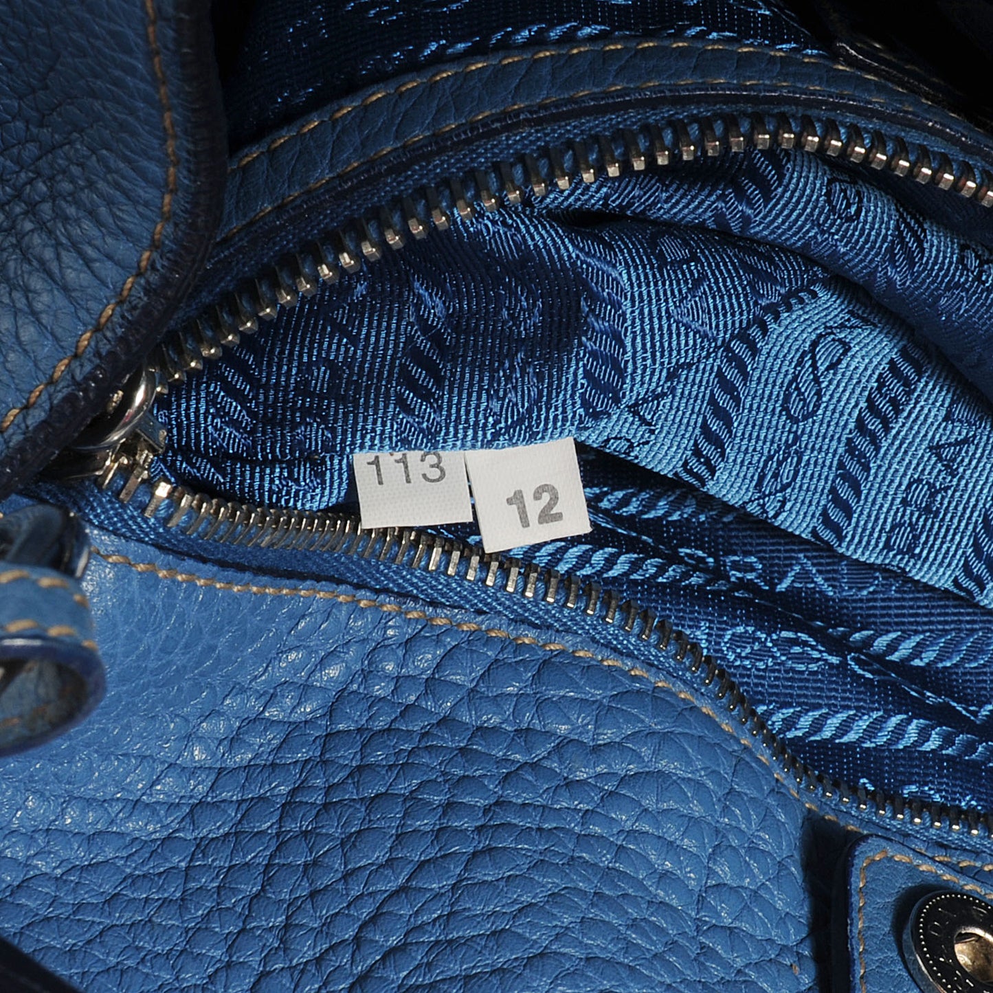 Vitello Daino Hobo Cobalto