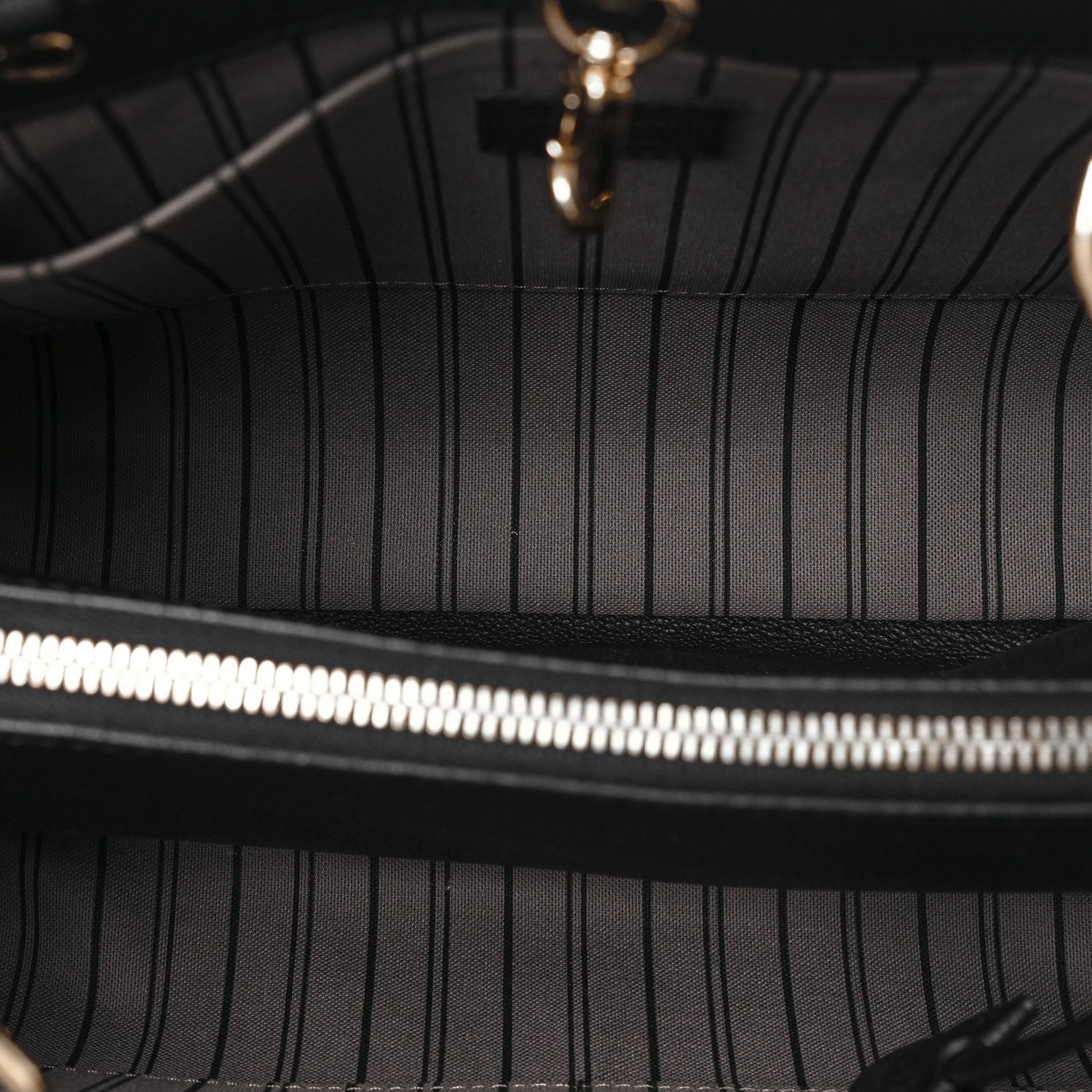 Louis Vuitton Empreinte Montaigne MM Black 5 of 8
