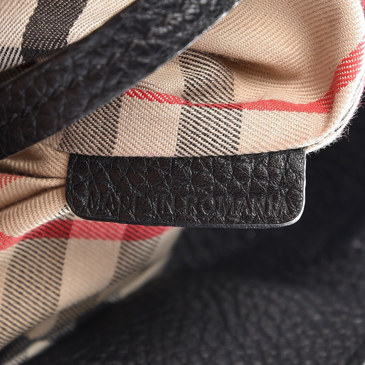 Grainy Calfskin Medium Cale Hobo Black