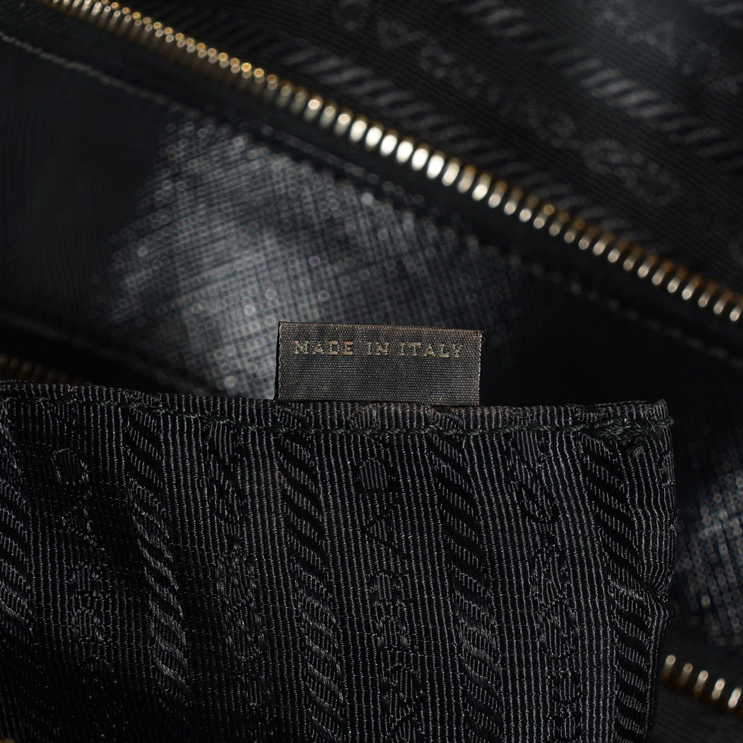 Saffiano Large Galleria Double Zip Tote Black