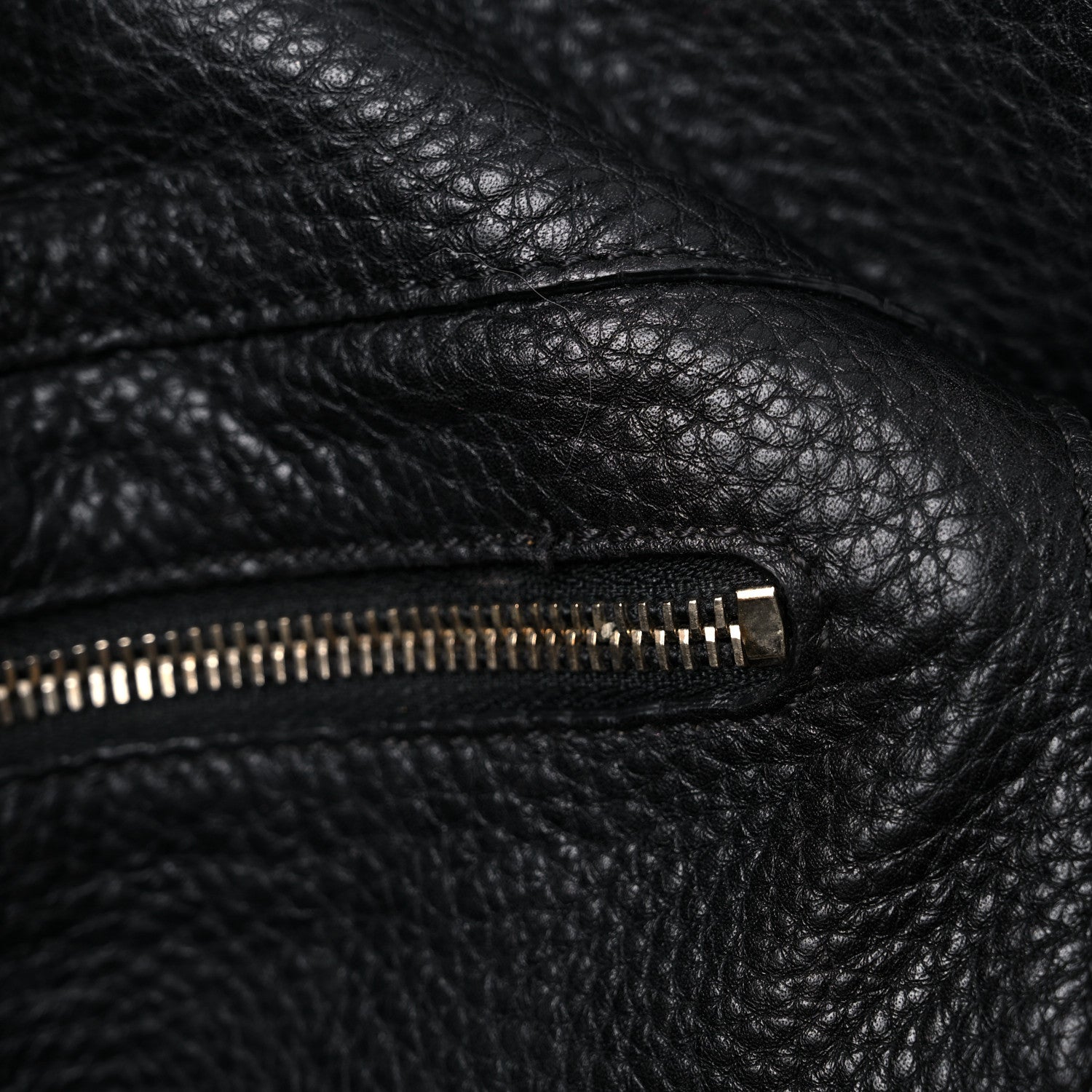 Valentino Garavani Pebbled Calfskin Large Rockstud Flip-Lock Messenger Bag Black 12 of 24