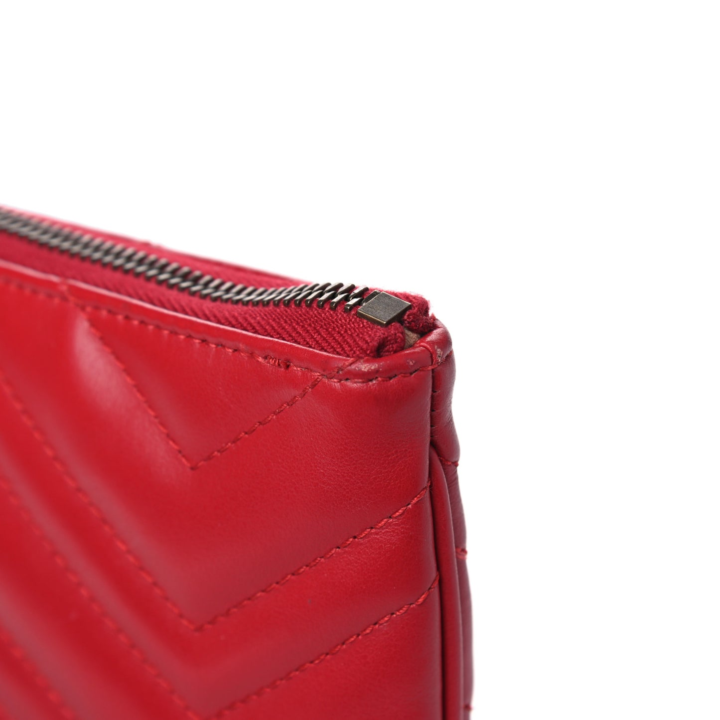 Calfskin Matelasse GG Marmont Wrist Wallet Hibiscus Red