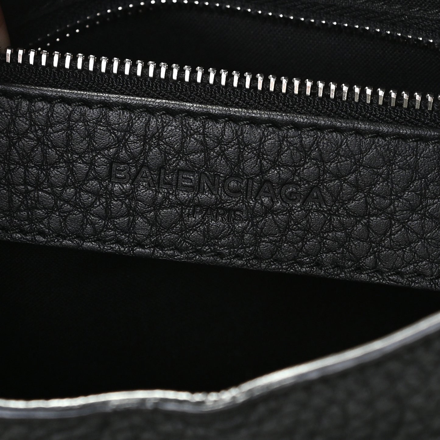 Vibrato Calfskin Classic Silver Hardware S City Black
