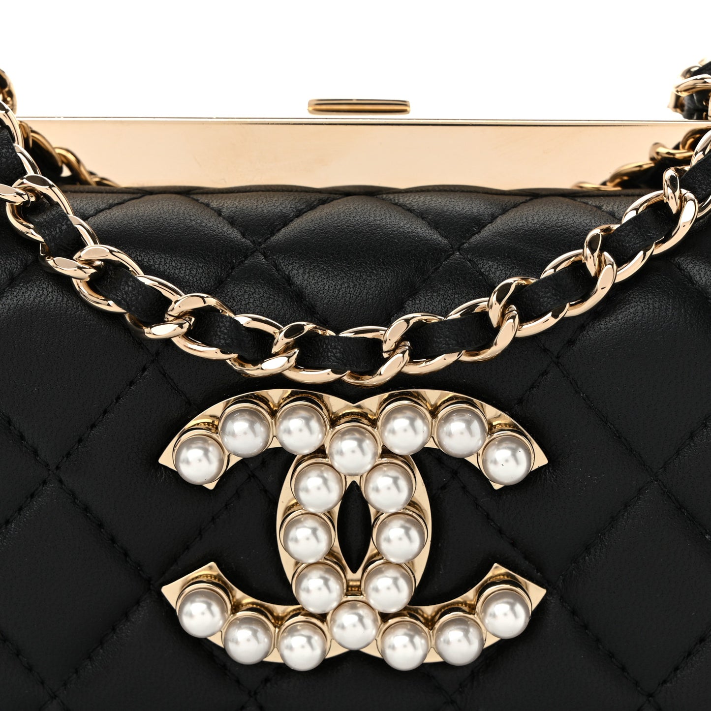 Lambskin Quilted Pearl CC Vanity Case Black