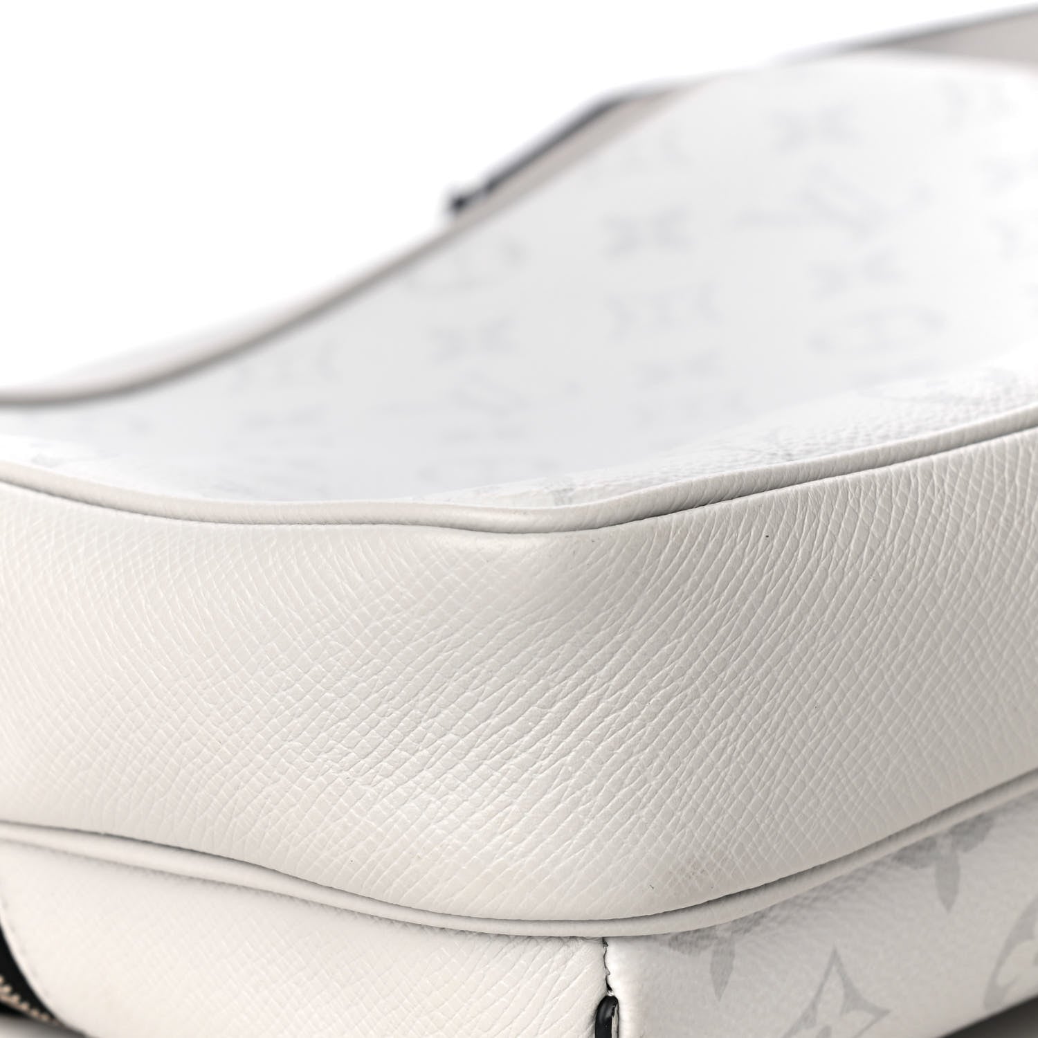 Louis Vuitton Taiga Monogram Outdoor Messenger White 9 of 13