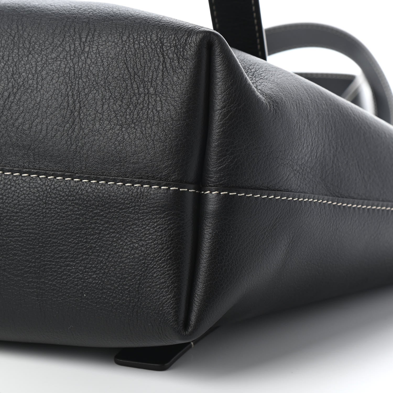 Chloe Small Grain Smooth Calfskin Medium Darryl Tote Black 9 of 9