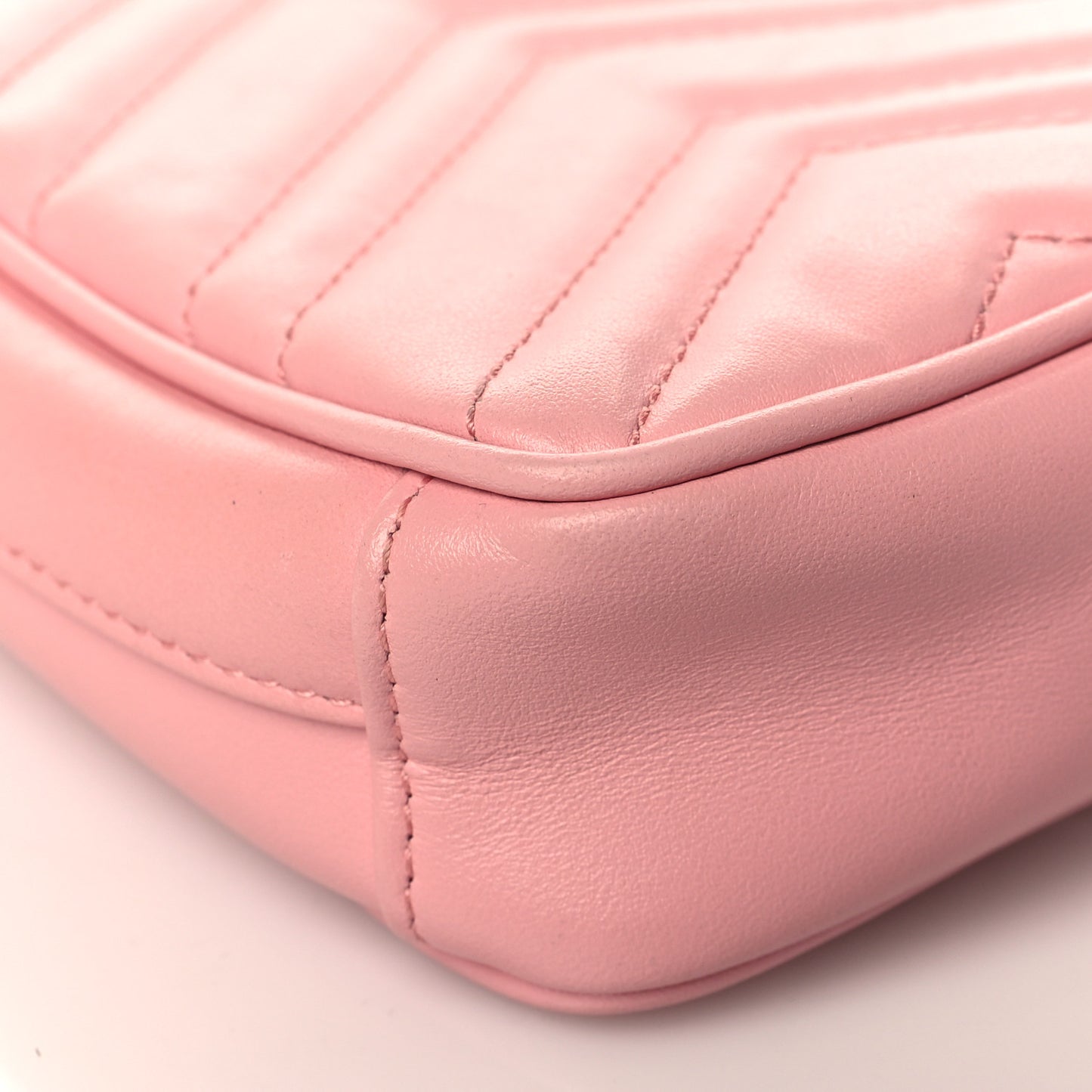 Calfskin Matelasse Mini GG Marmont Crossbody Bag Wild Rose