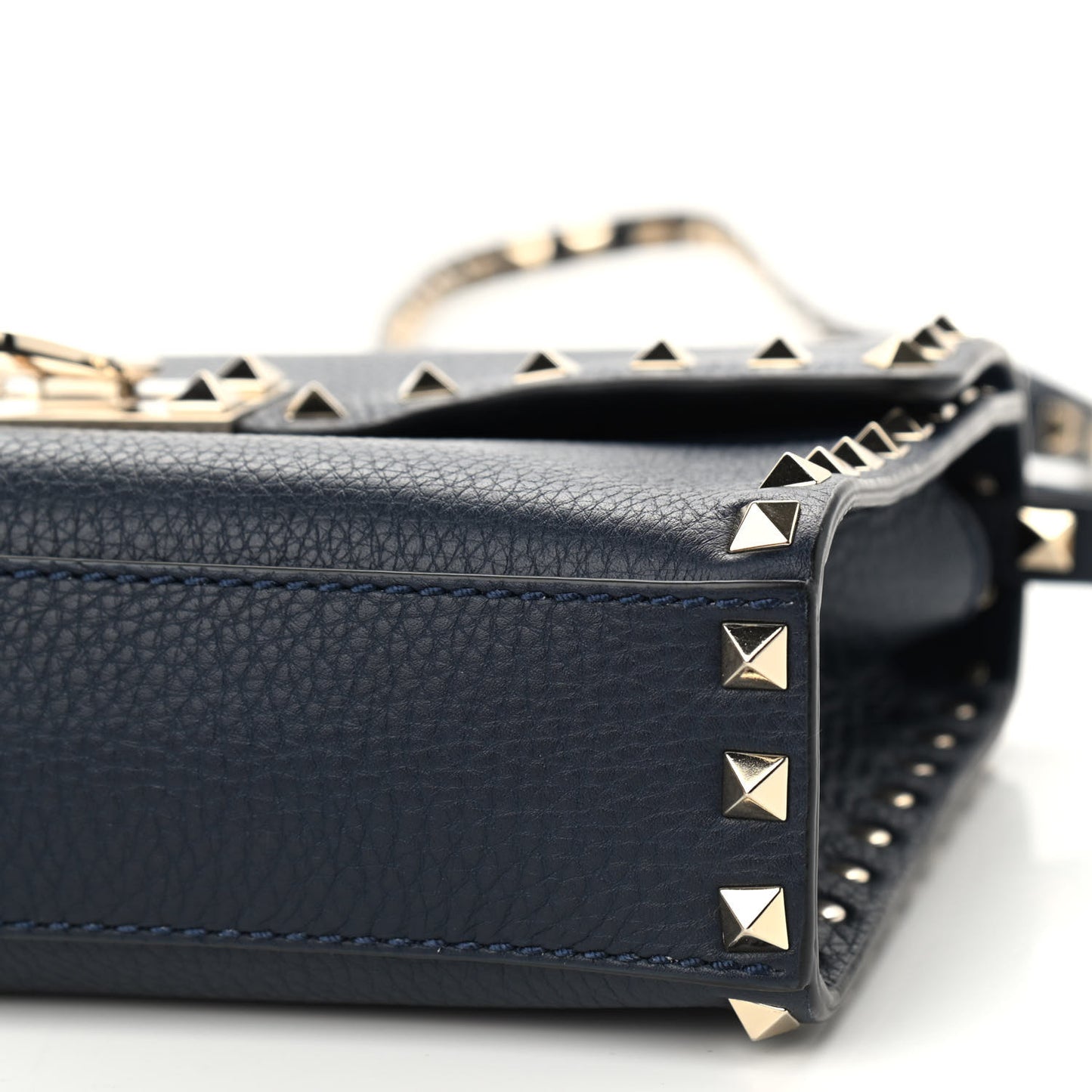 Pebbled Calfskin Medium Rockstud Flip Lock Crossbody Bag Black