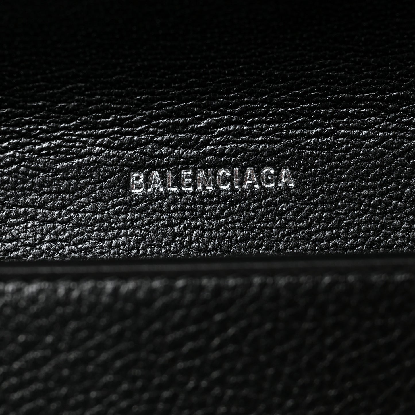 Vibrato Calfskin BB Phone Holder Wallet On Chain Black