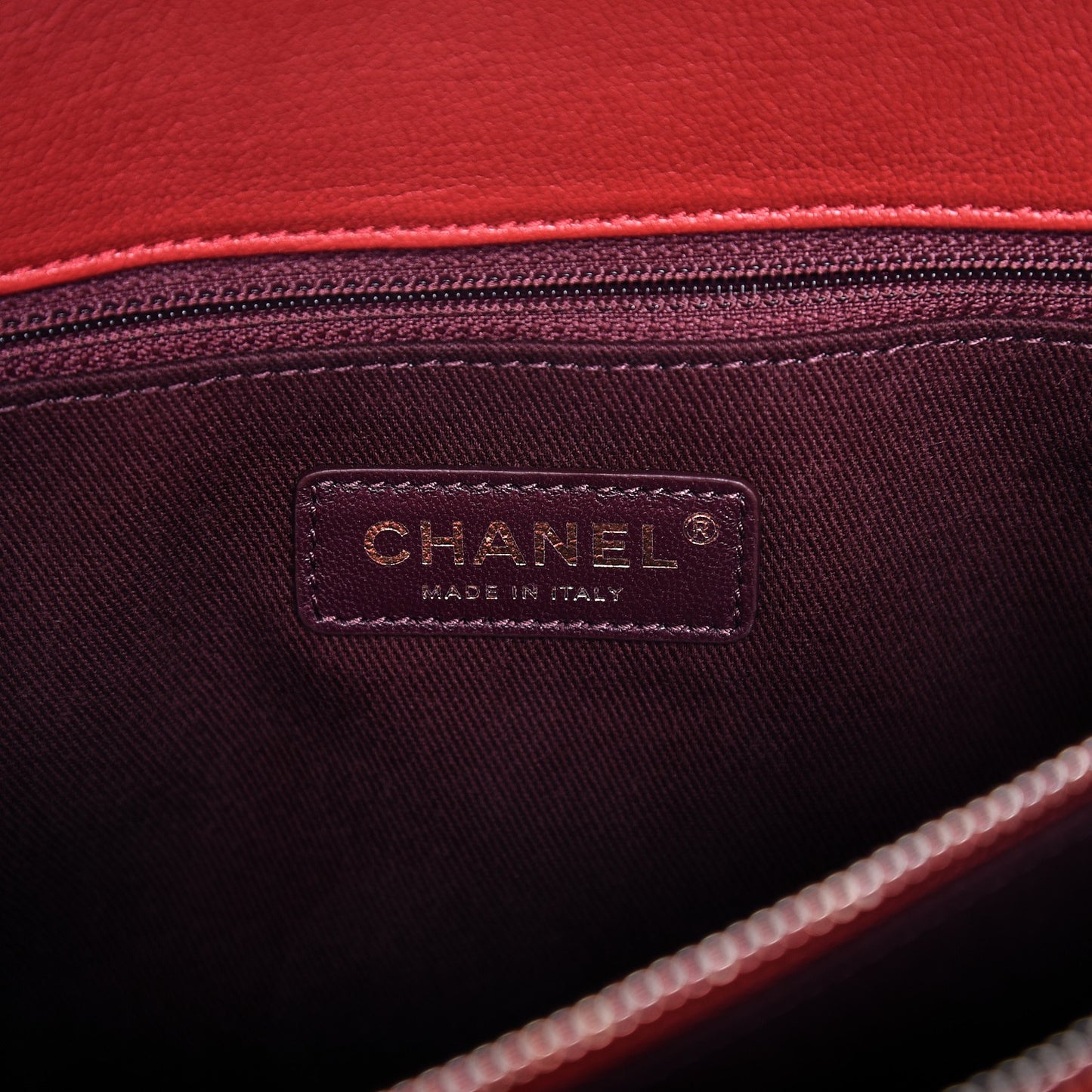 Shiny Sheepskin Quilted Large Trapezio Flap Red