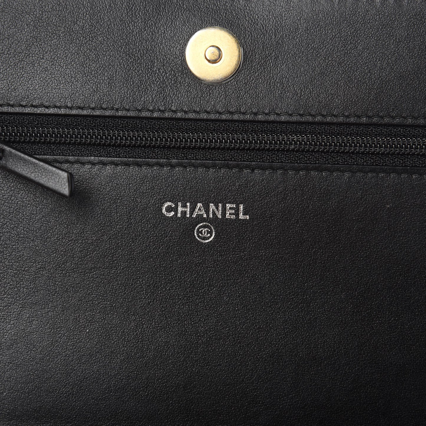 Aged Calfskin Quilted Gabrielle Wallet On Chain WOC Beige Black