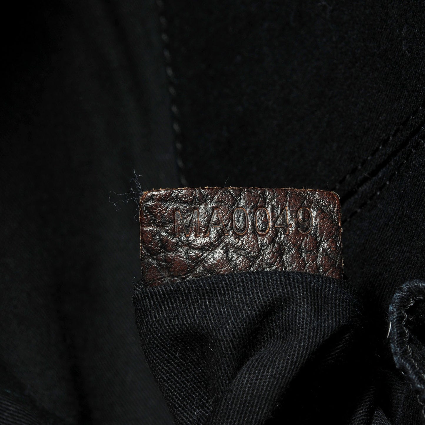 Pebbled Calfskin Large Nightingale Brown