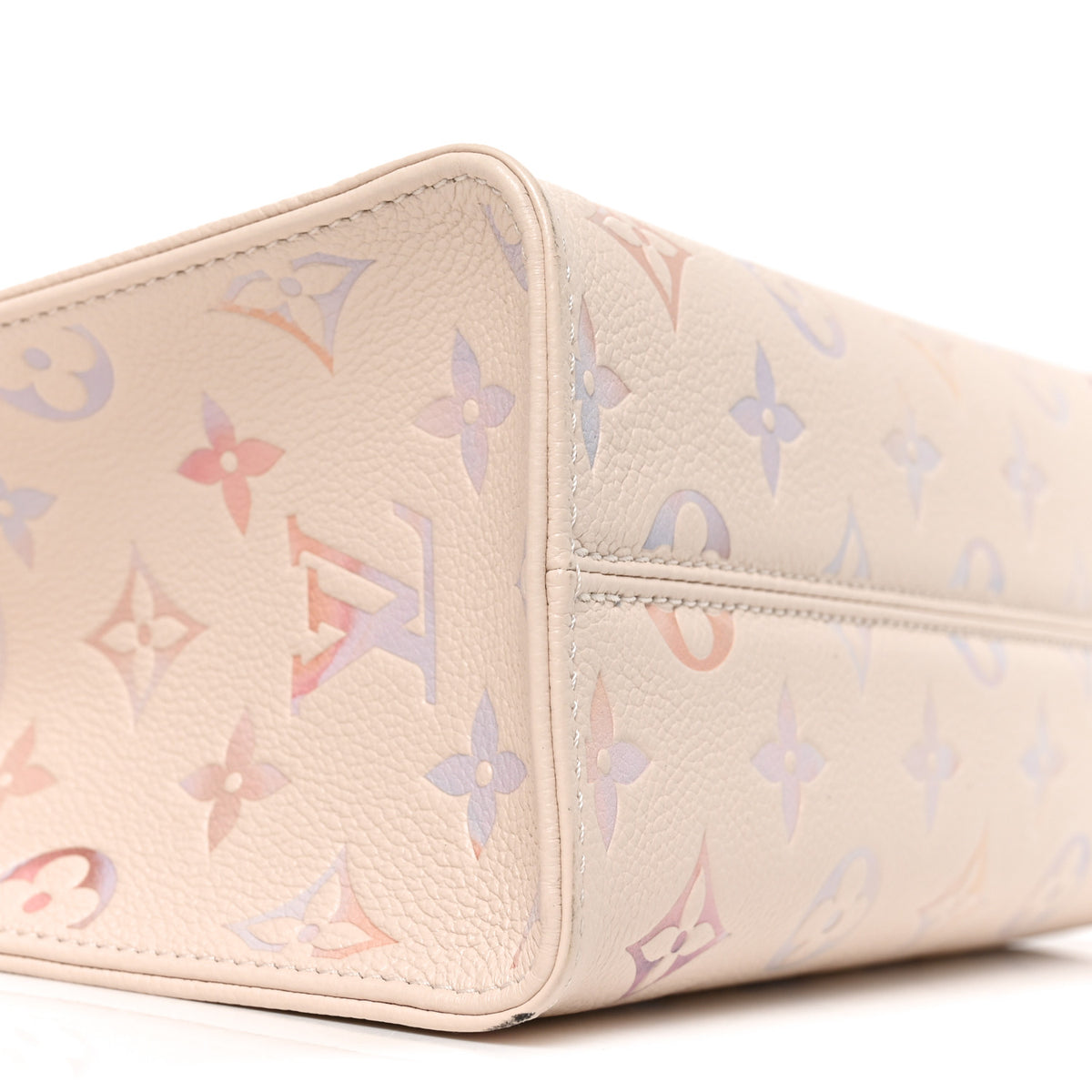 Louis Vuitton Empreinte Monogram Onthego PM Dream Cream 8 of 9