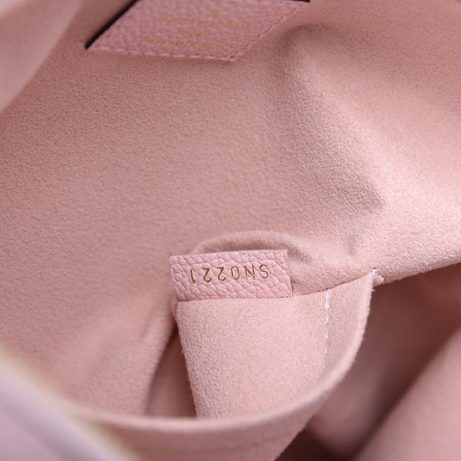 Louis Vuitton Empreinte Monogram Giant By The Pool Marshmallow Hobo PM Bouton De Rose 9 of 10