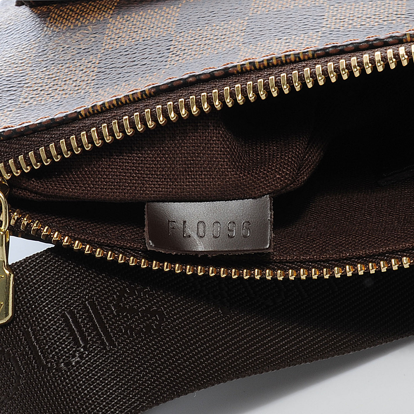 Louis Vuitton Damier Ebene Pochette Melville 7 of 7