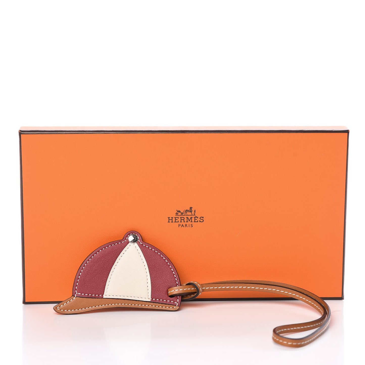 Swift Paddock Cap Bag Charm Rouge H Craie Sable